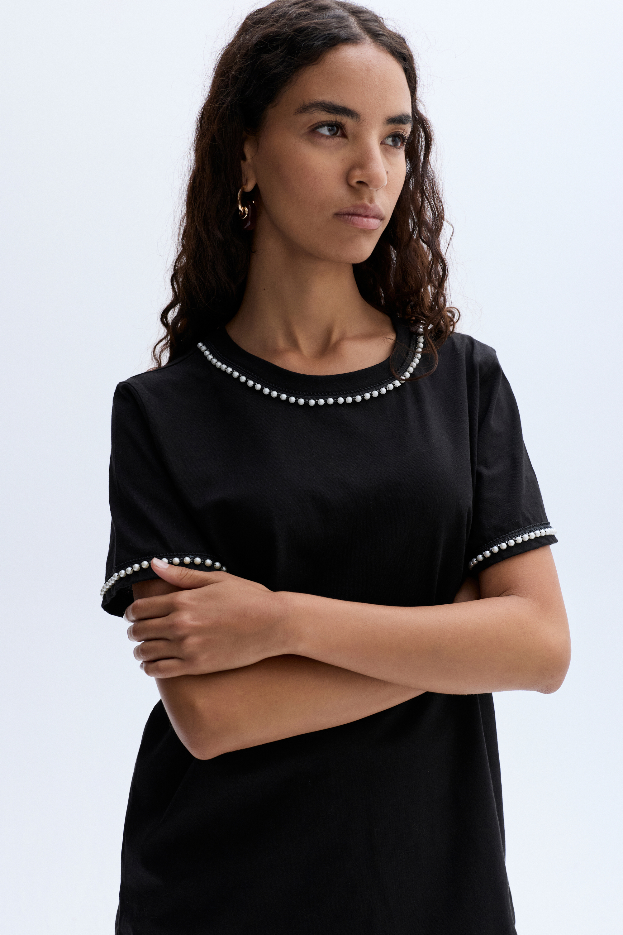 TAŞLI BİSİKLET YAKA T-SHIRT