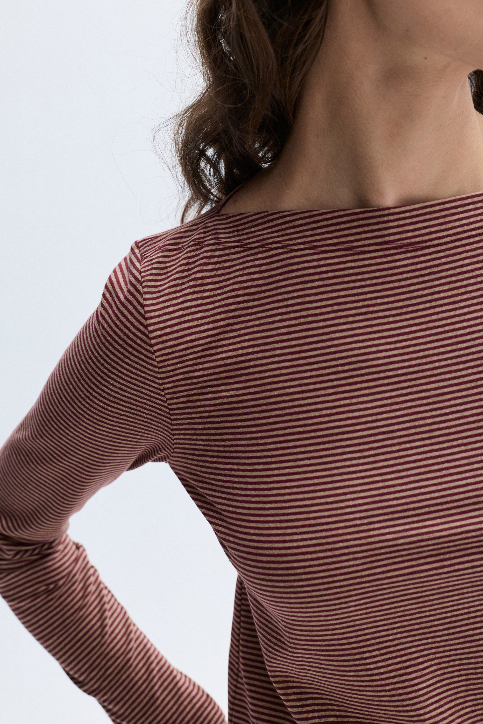 ÇİZGİLİ KAYIK YAKA UZUN KOLLU T-SHIRT