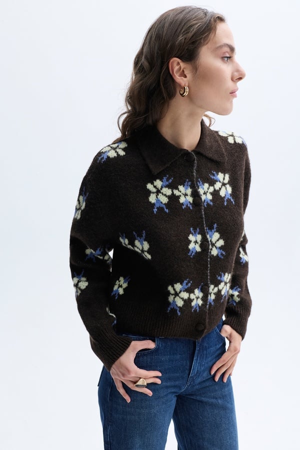 JAKARLI POLO YAKA DÜĞMELİ HIRKA