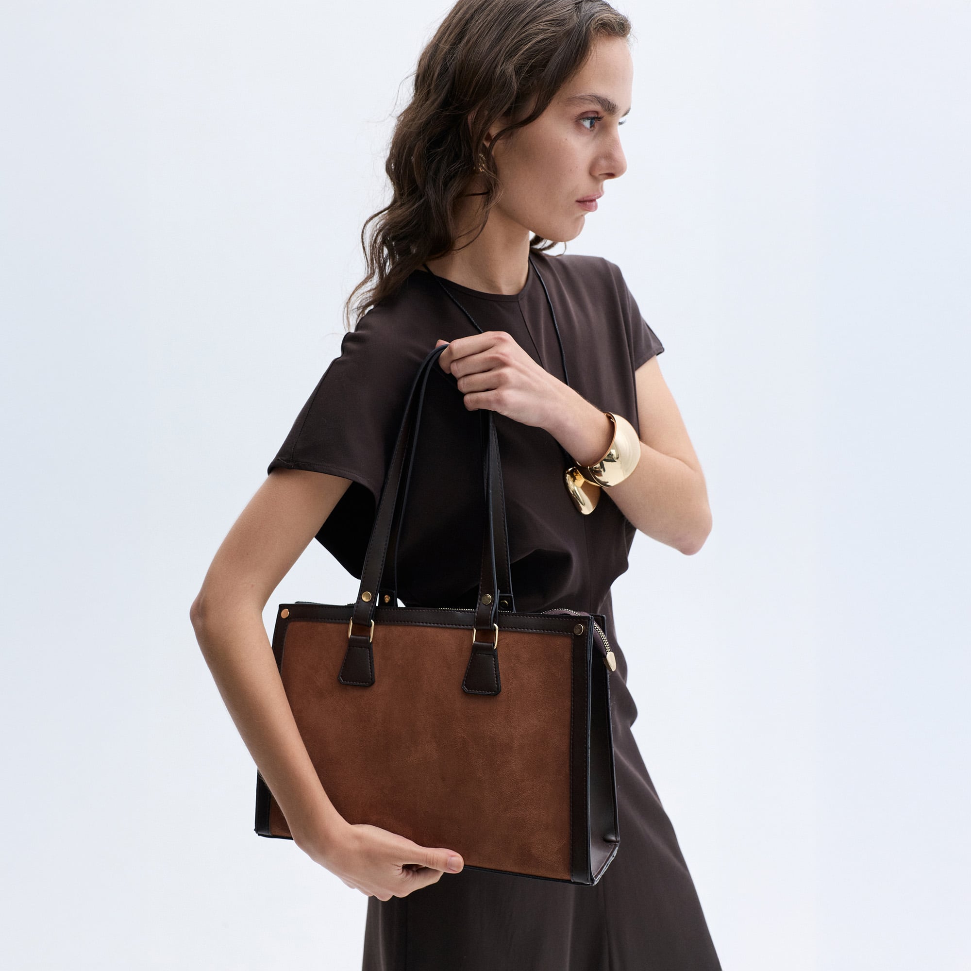 SÜET GÖRÜNÜMLÜ EL ÇANTASI