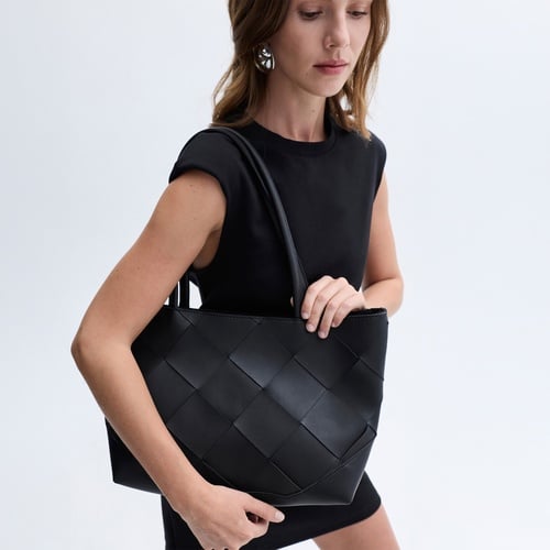 ÖRGÜ DESENLİ EL ÇANTASI