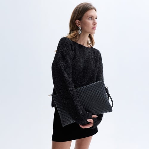 ÖRGÜ DOKULU PORTFÖY ÇANTA