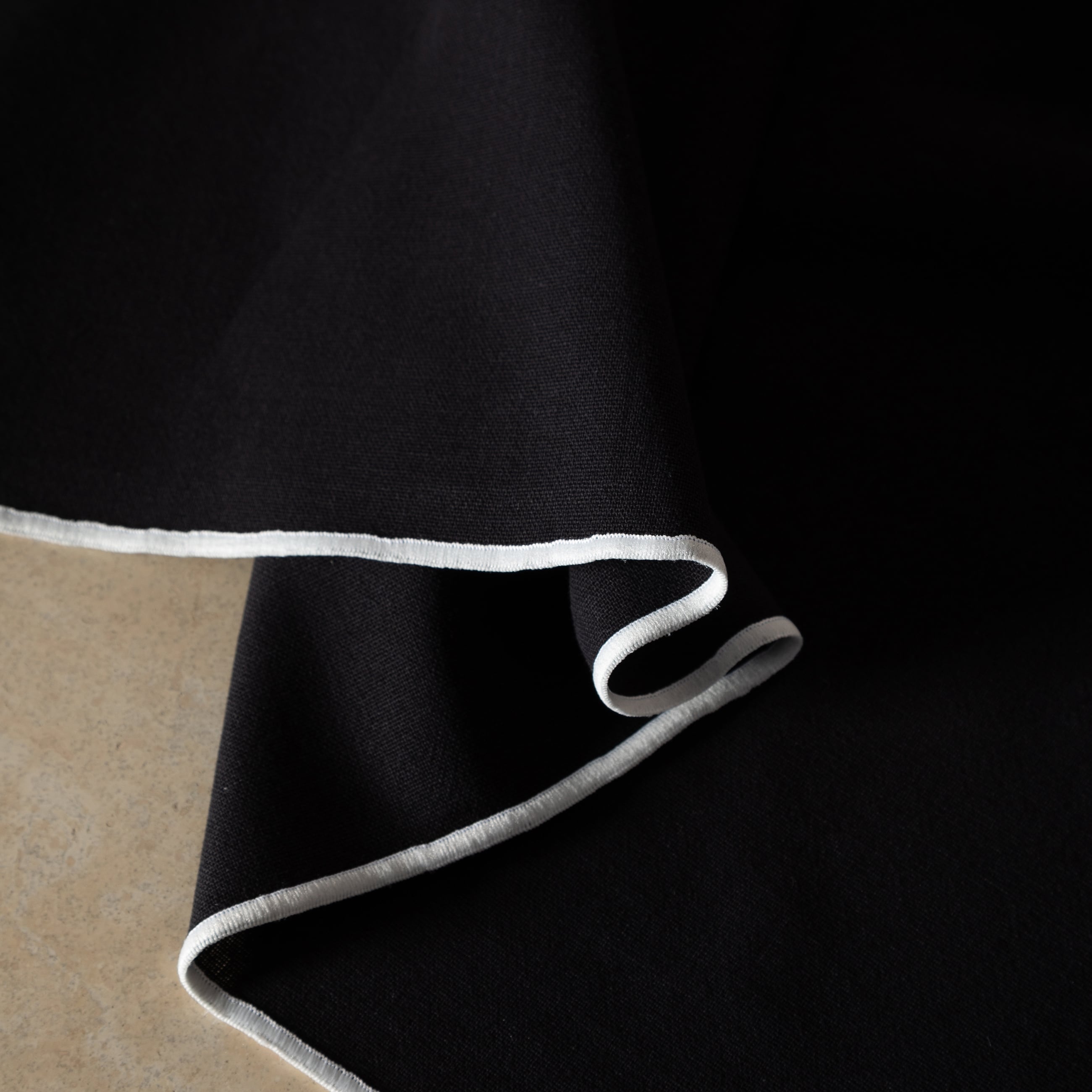 BRENDA MASA ÖRTÜSÜ SİYAH 160X220