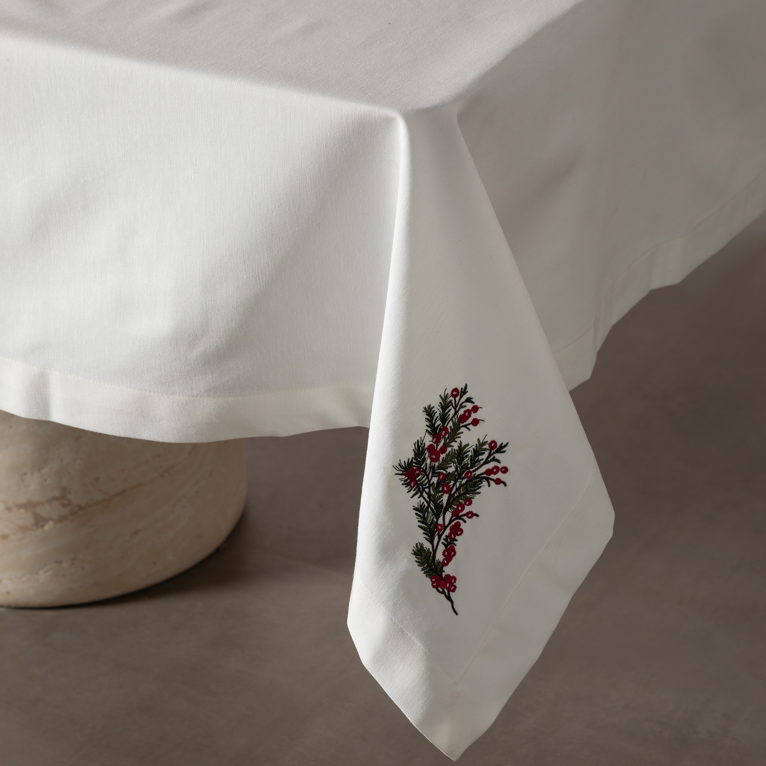 JOY NAKIŞLI MASA ÖRTÜSÜ EKRU 150X250