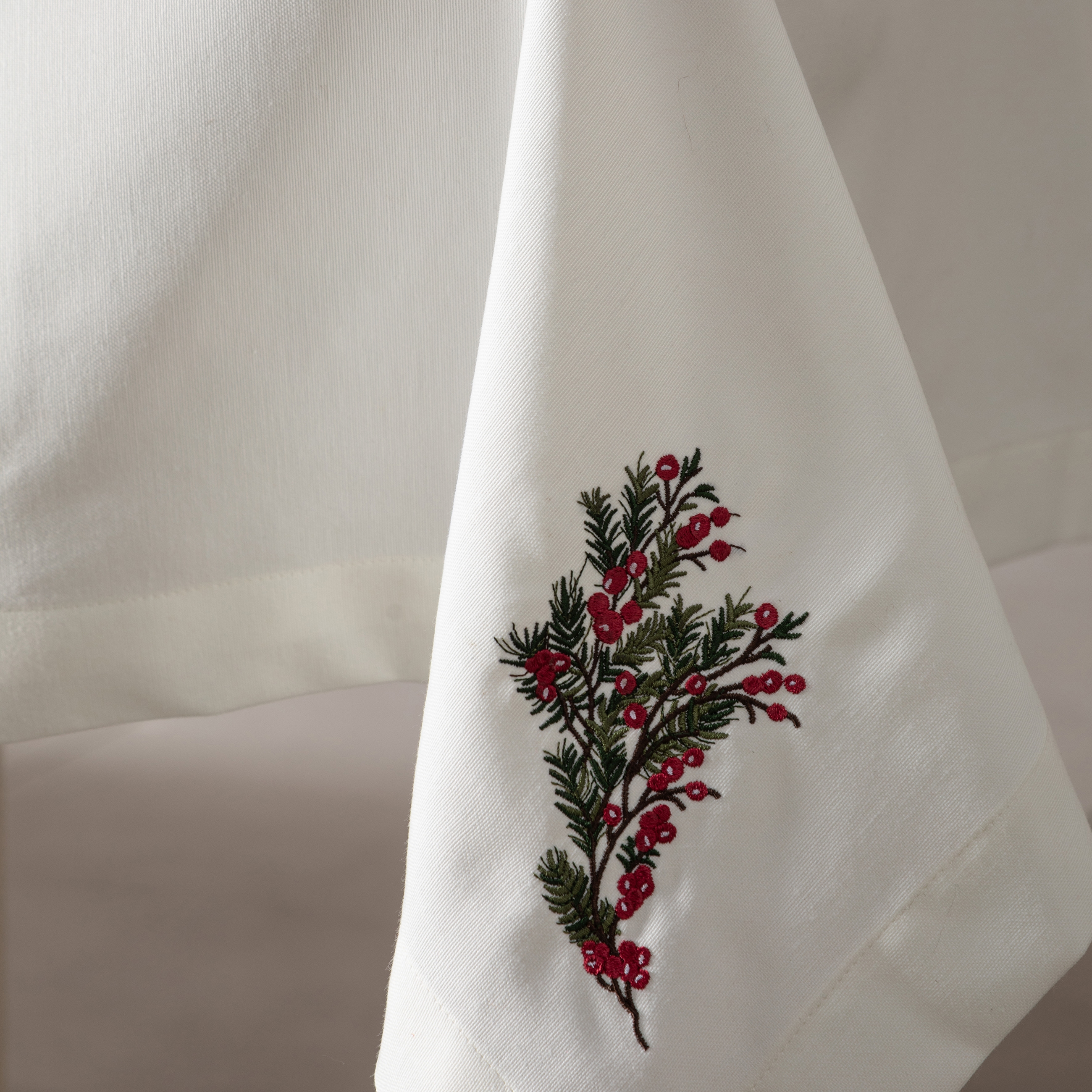 JOY NAKIŞLI MASA ÖRTÜSÜ EKRU 150X250