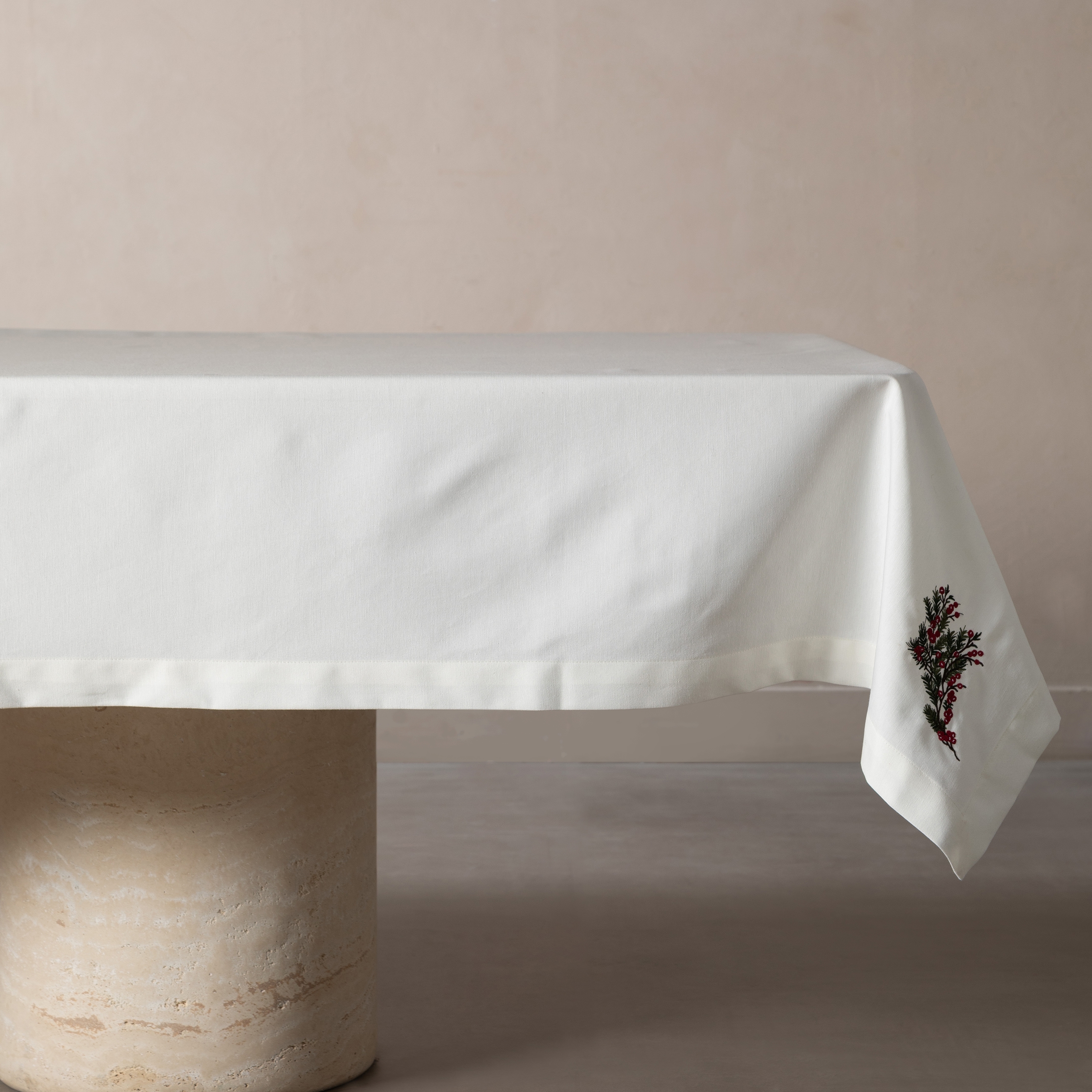 JOY NAKIŞLI MASA ÖRTÜSÜ EKRU 150X250