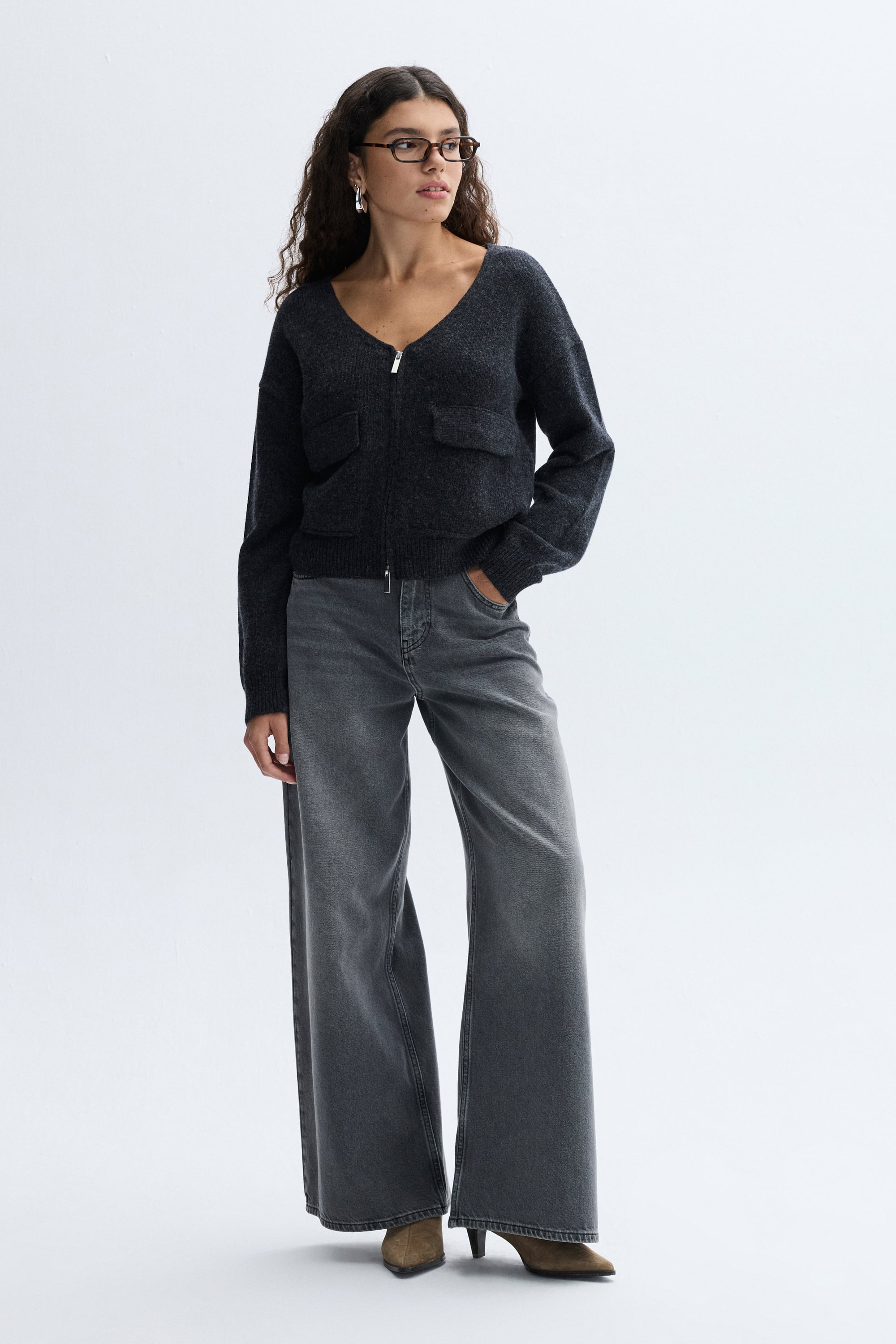 LOOSE FIT V YAKA YÜNLÜ HIRKA