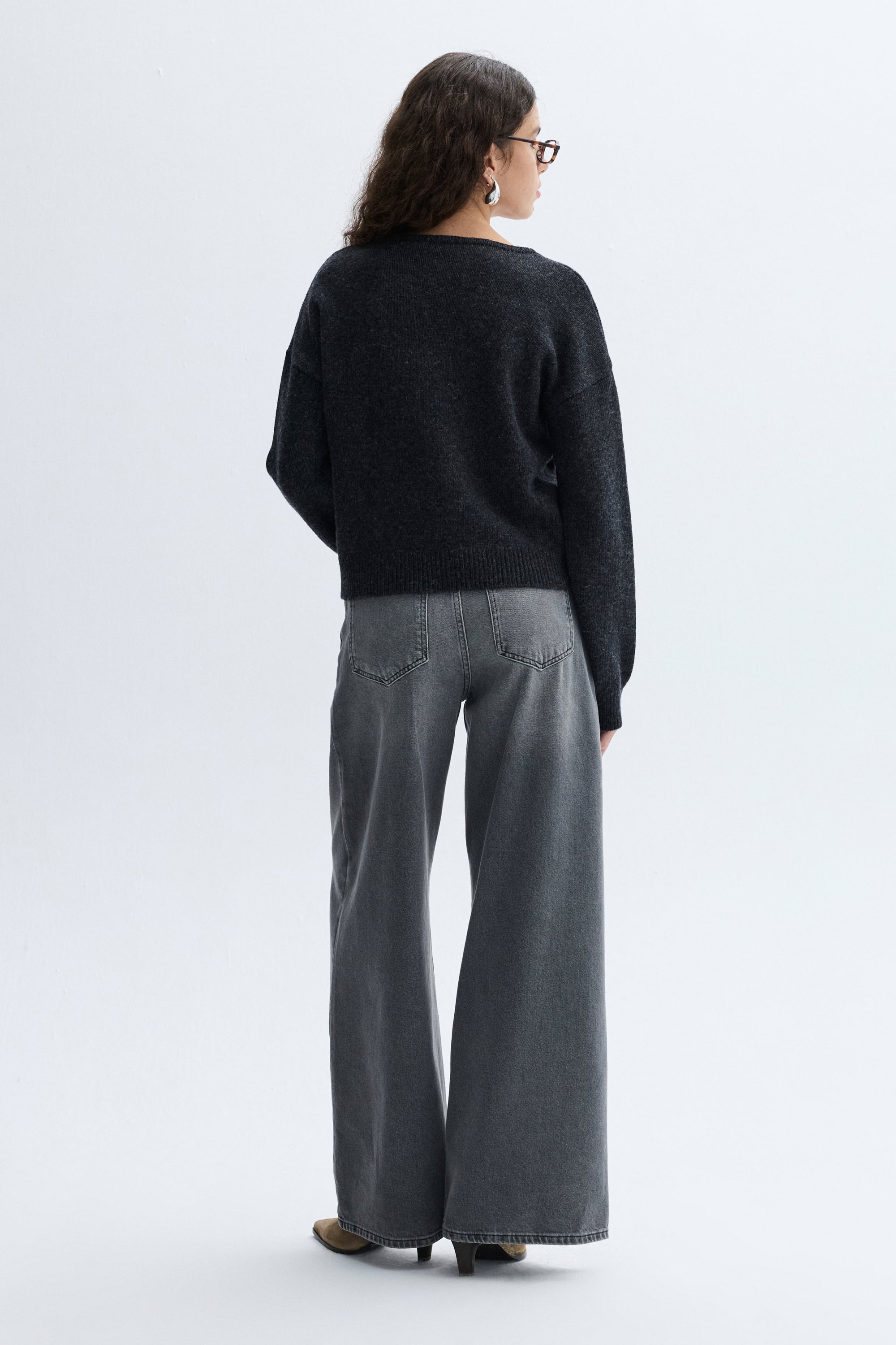 LOOSE FIT V YAKA YÜNLÜ HIRKA