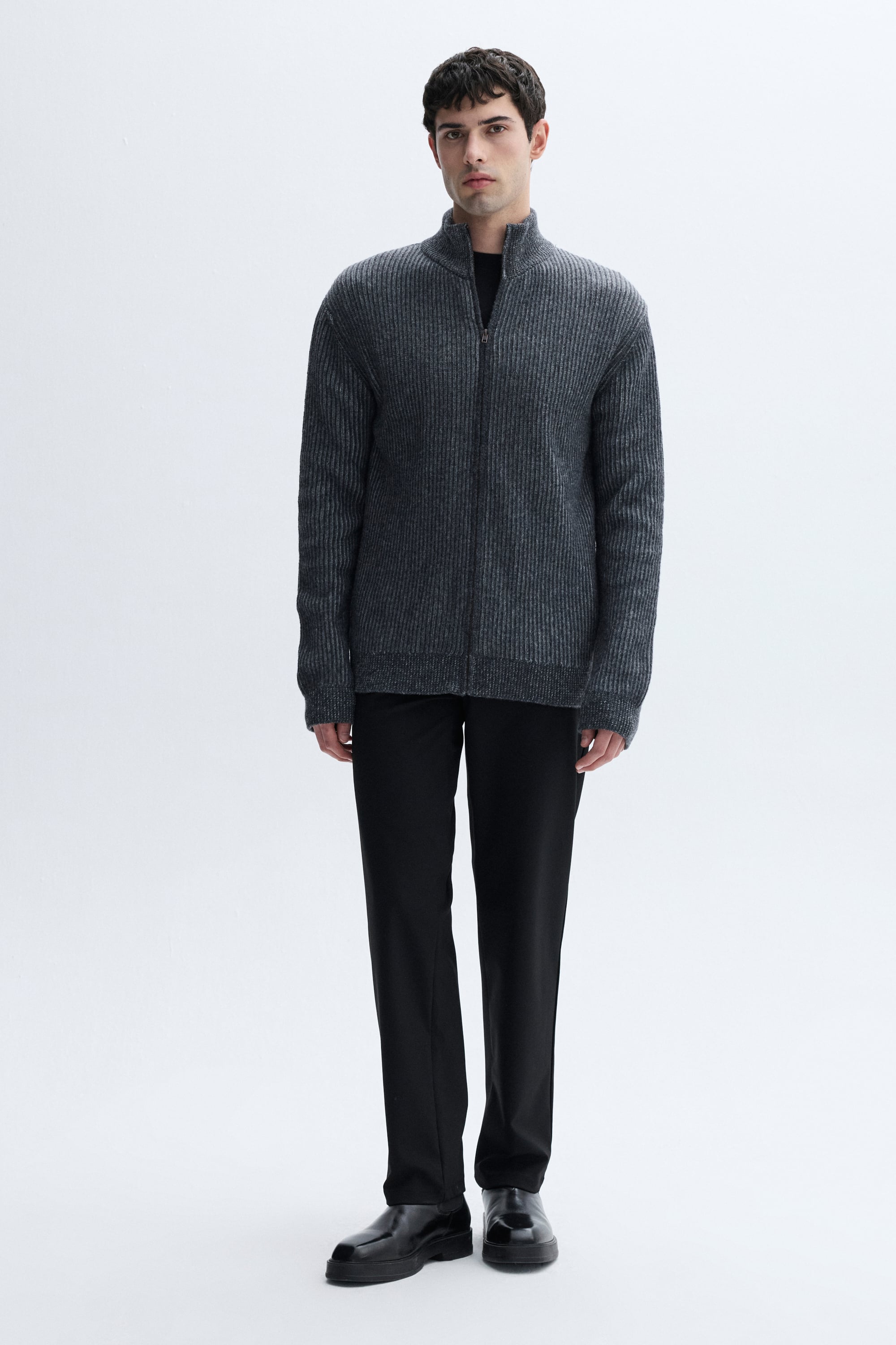 ÇİZGİLİ DİK YAKA YÜNLÜ HIRKA