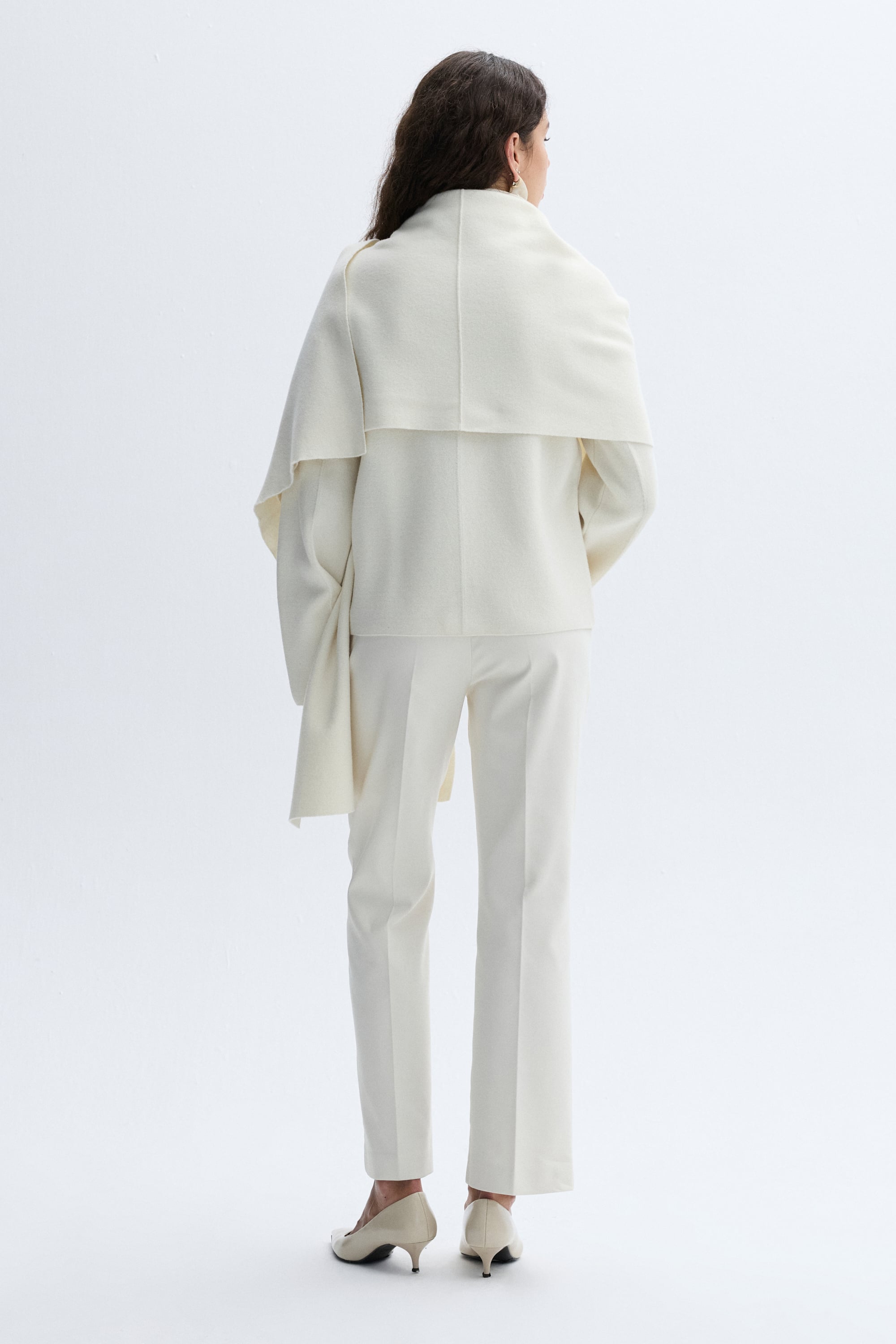 FERMUARLI YÜNLÜ PANÇO