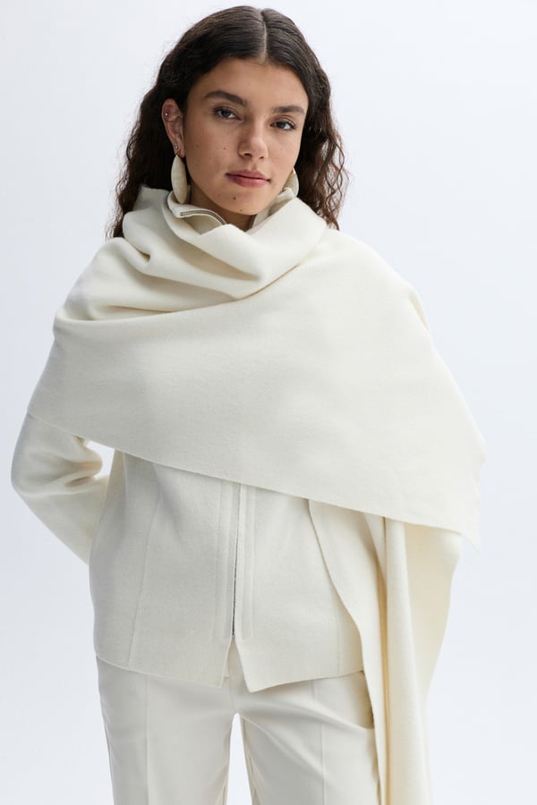 FERMUARLI YÜNLÜ PANÇO