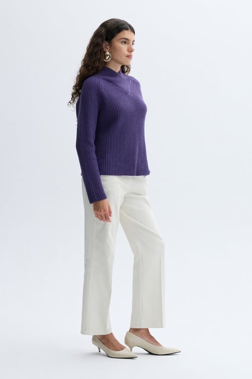 KRUVAZE YAKA YÜN KARIŞIMLI KAZAK