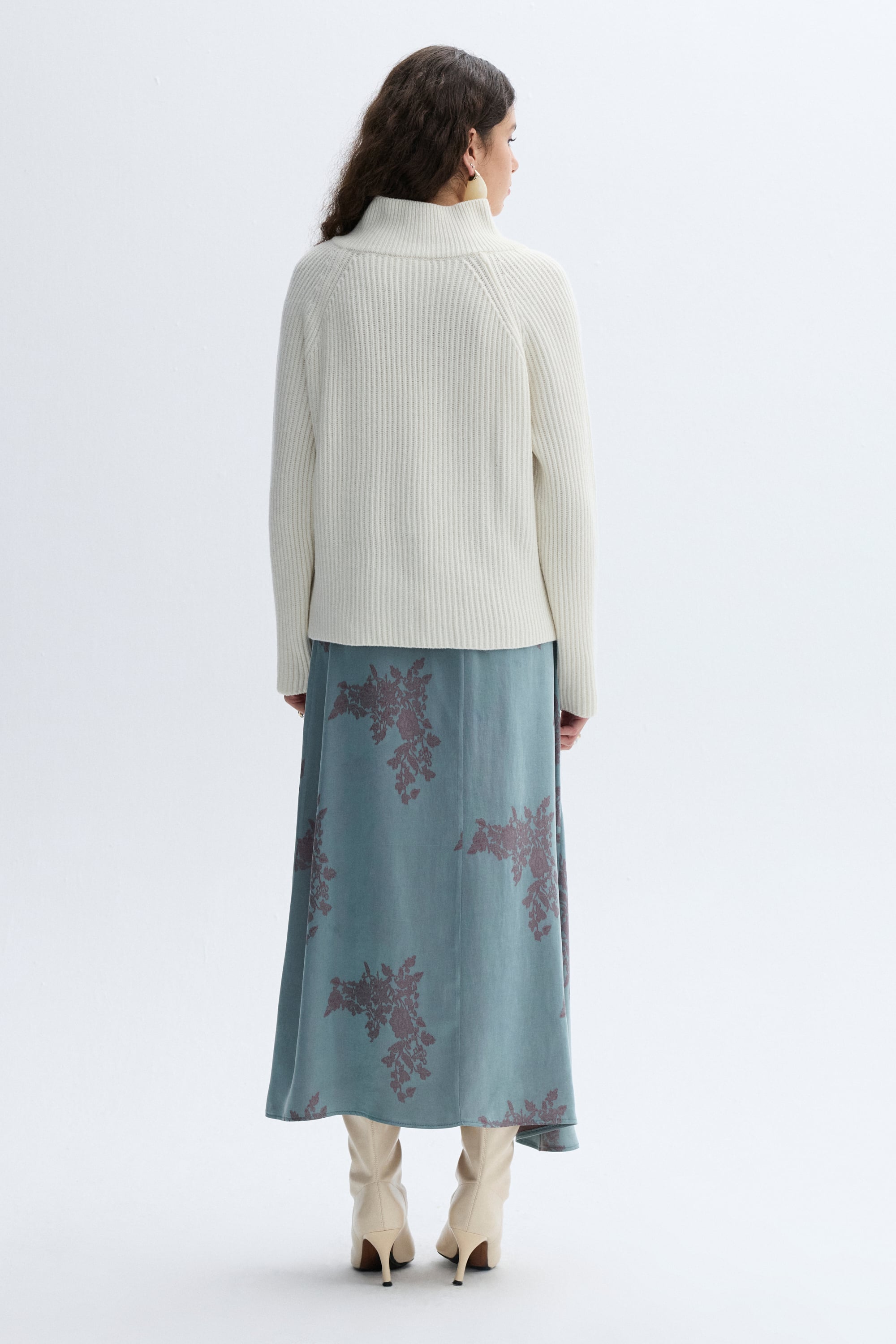 JAKARLI DESENLİ YIRTMAÇLI MİDİ ETEK