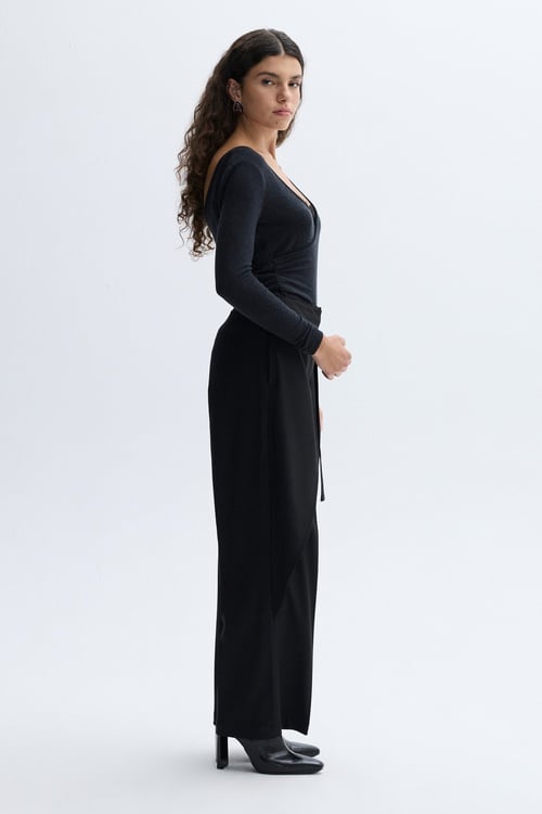 V YAKA FITTED UZUN KOLLU BLUZ