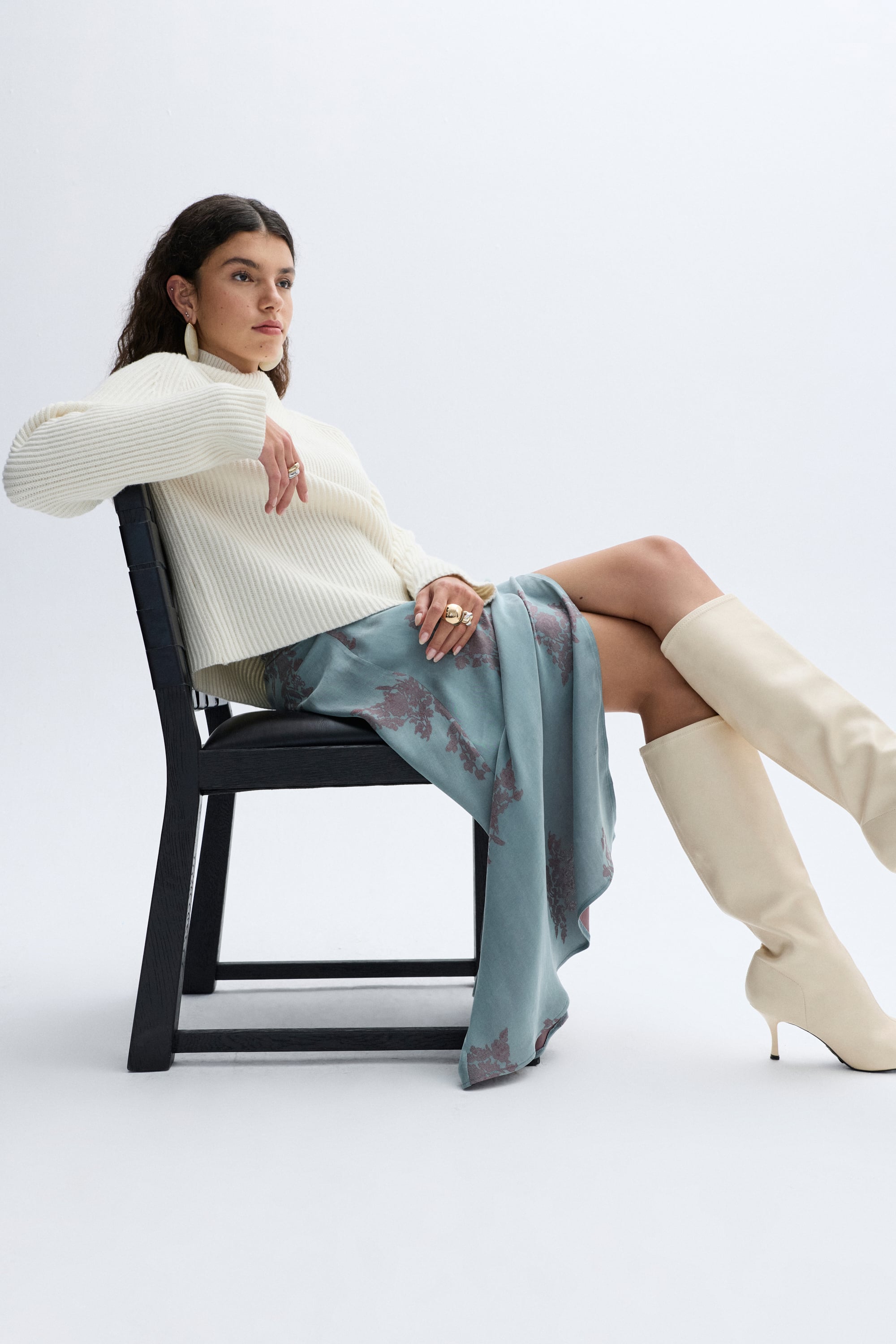 JAKARLI DESENLİ YIRTMAÇLI MİDİ ETEK