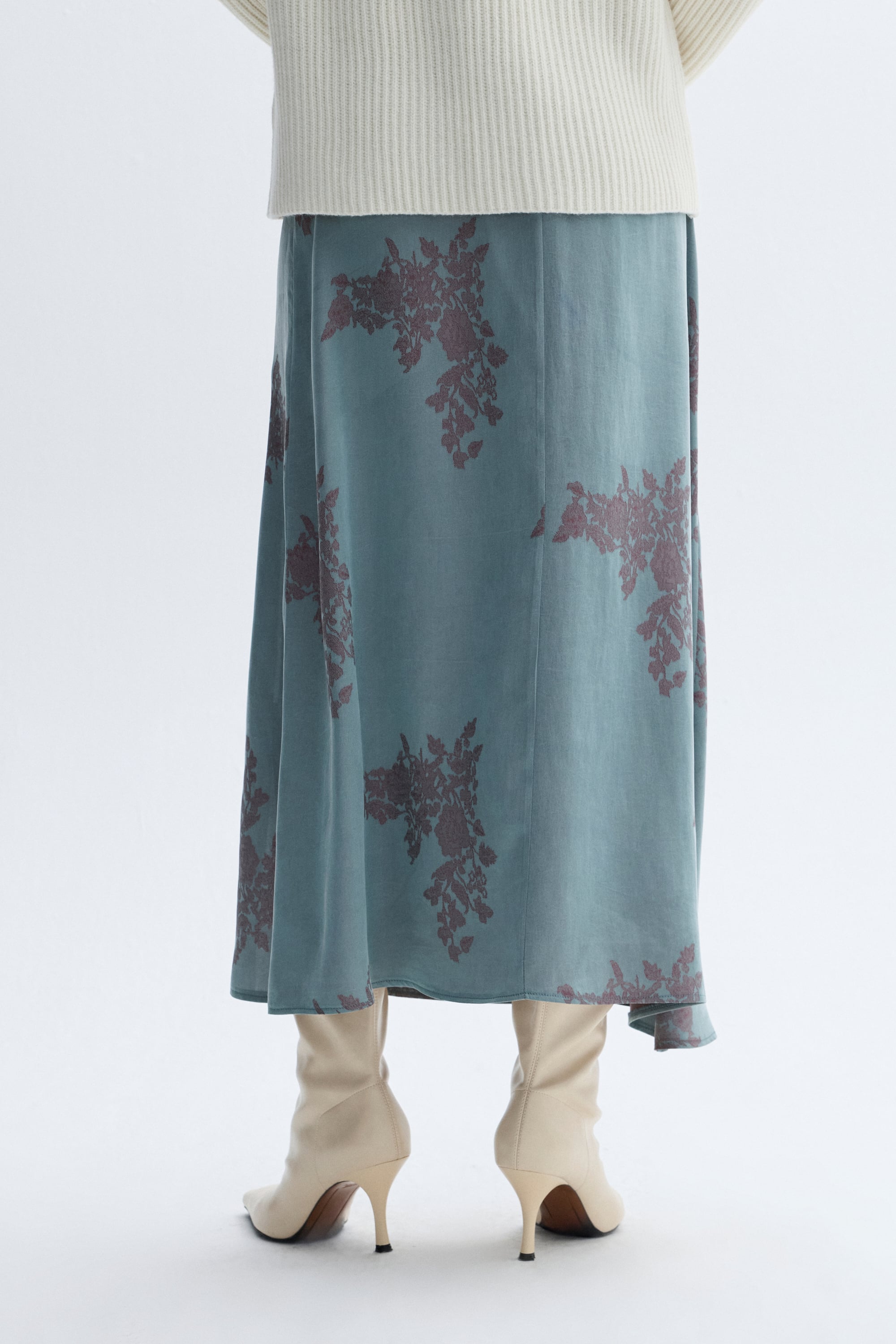 JAKARLI DESENLİ YIRTMAÇLI MİDİ ETEK