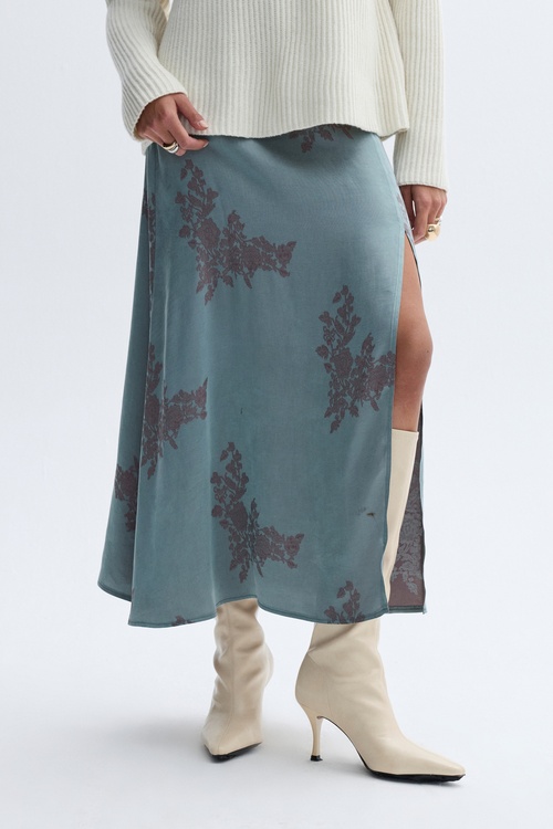  JAKARLI DESENLİ YIRTMAÇLI MİDİ ETEK