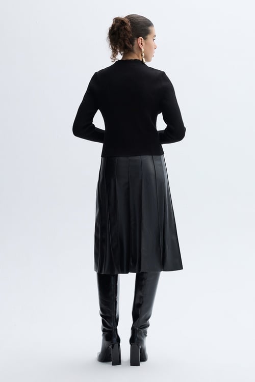 FITTED DÜĞME DETAYLI KAZAK