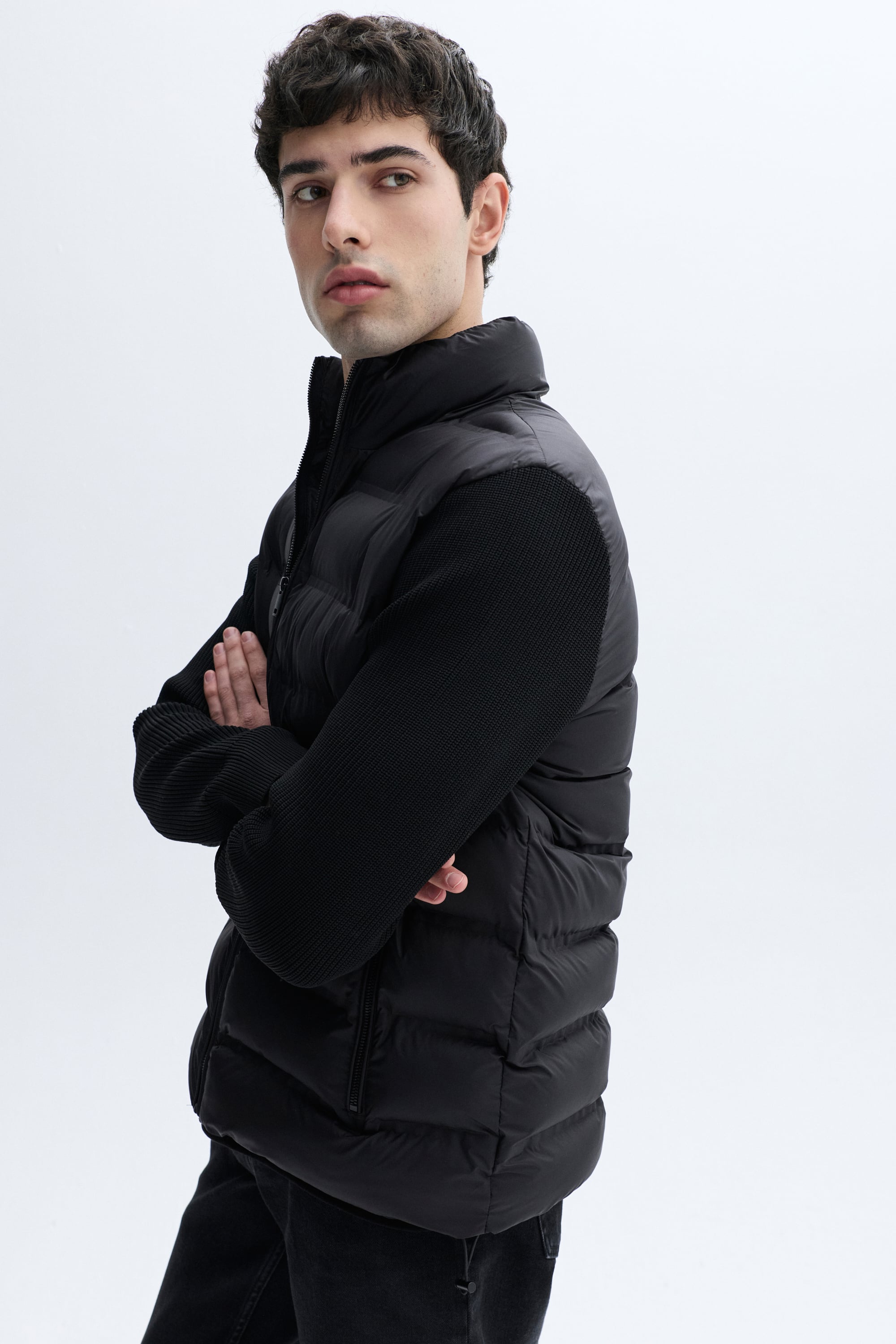 DİK YAKA KOL DETAYLI ŞİŞME MONT