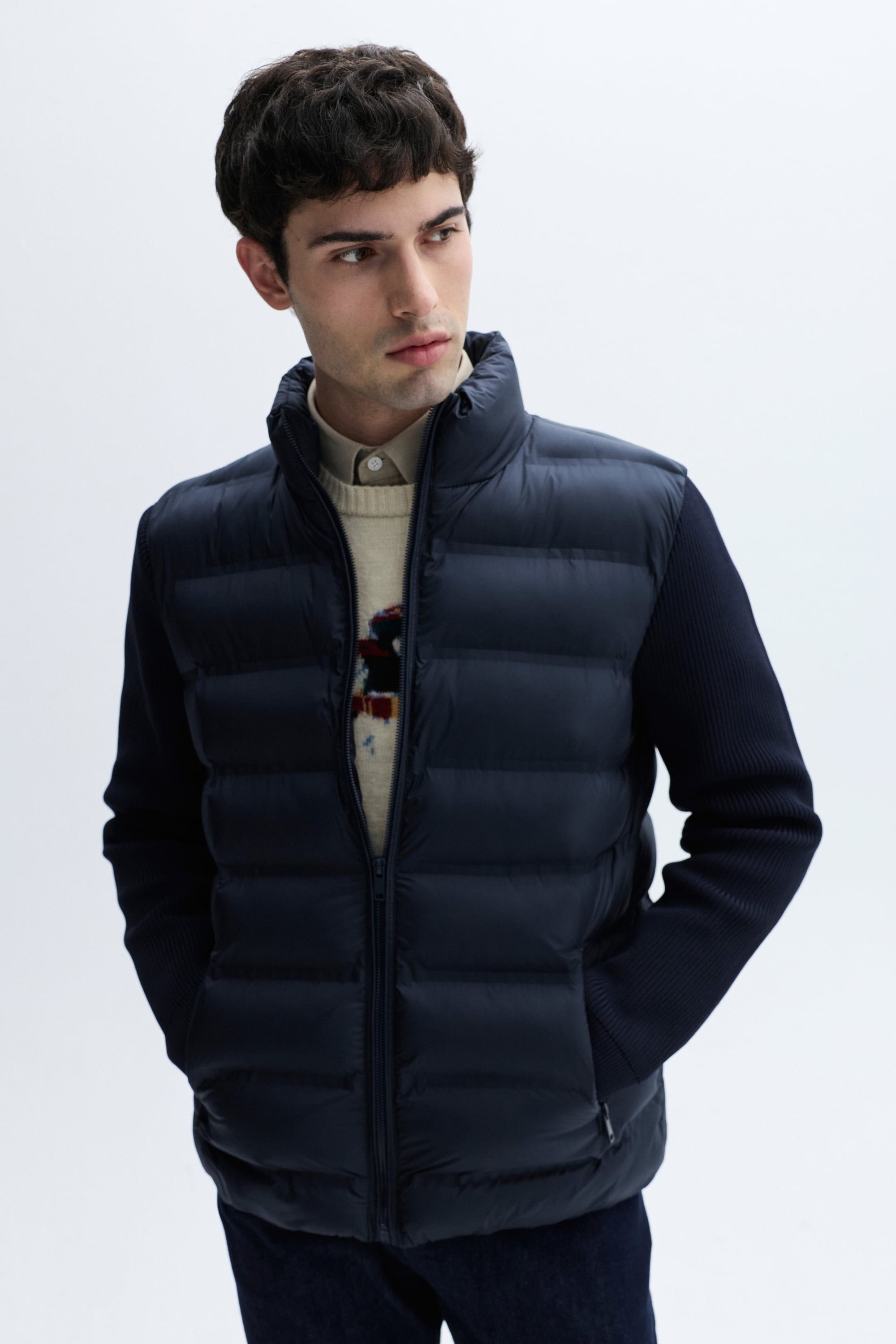 DİK YAKA KOL DETAYLI ŞİŞME MONT