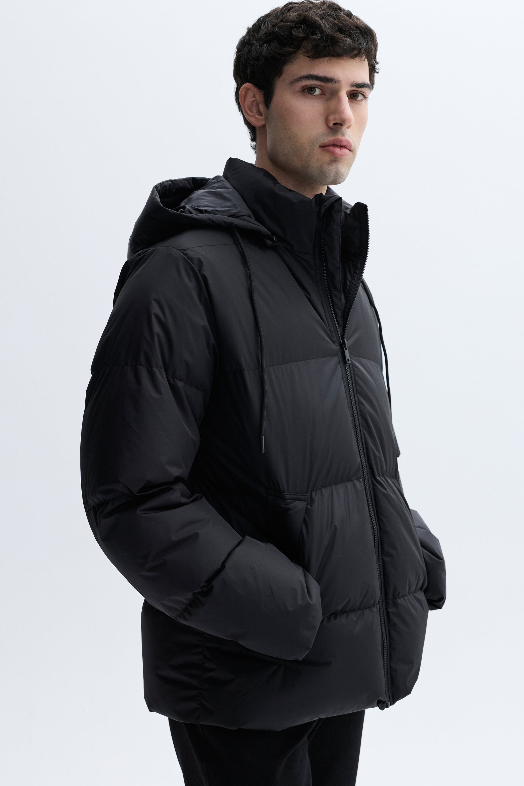 KAPİTONELİ KAPÜŞONLU PUFFER MONT