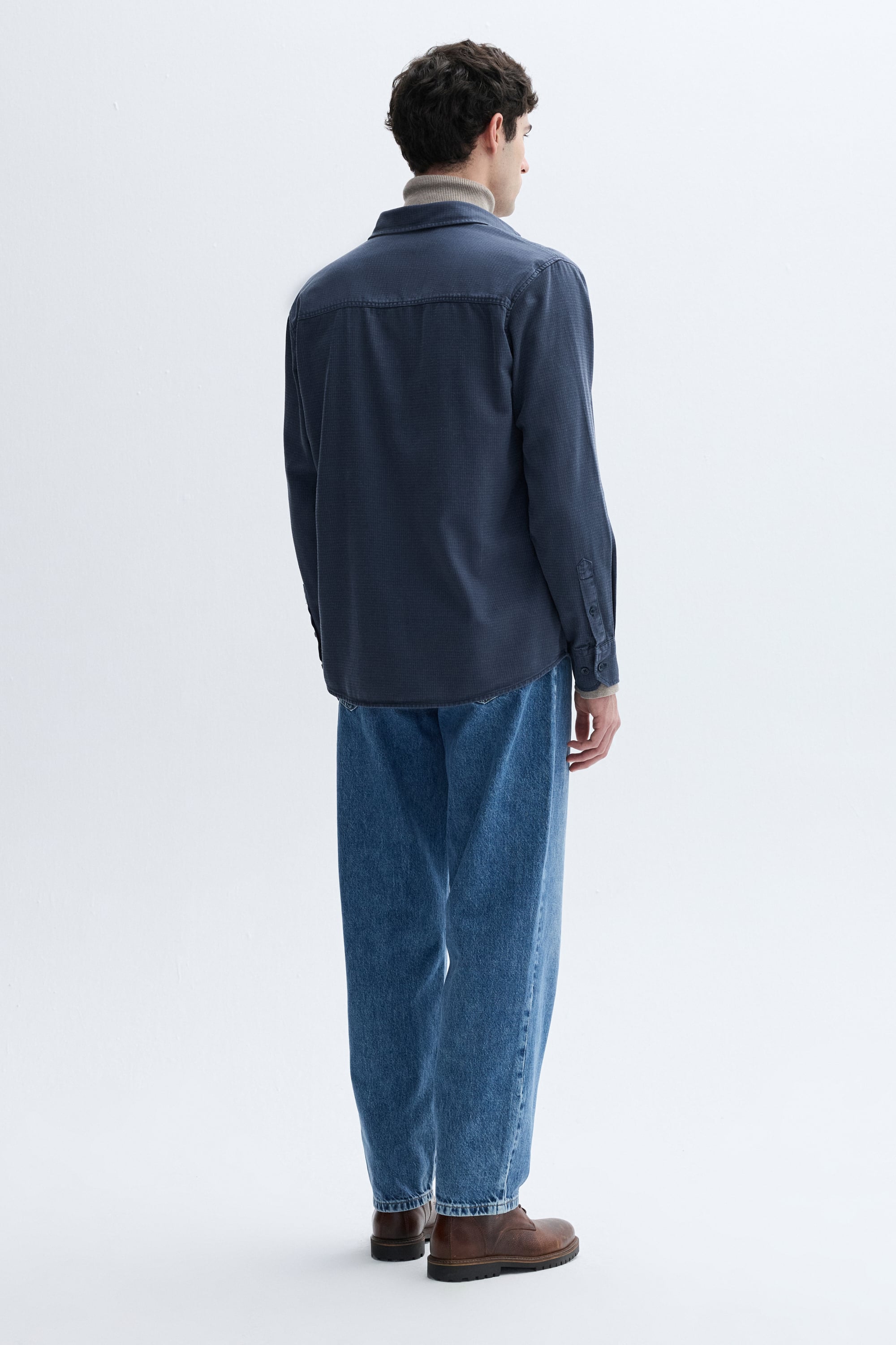 REGULAR FIT UZUN KOLLU GÖMLEK