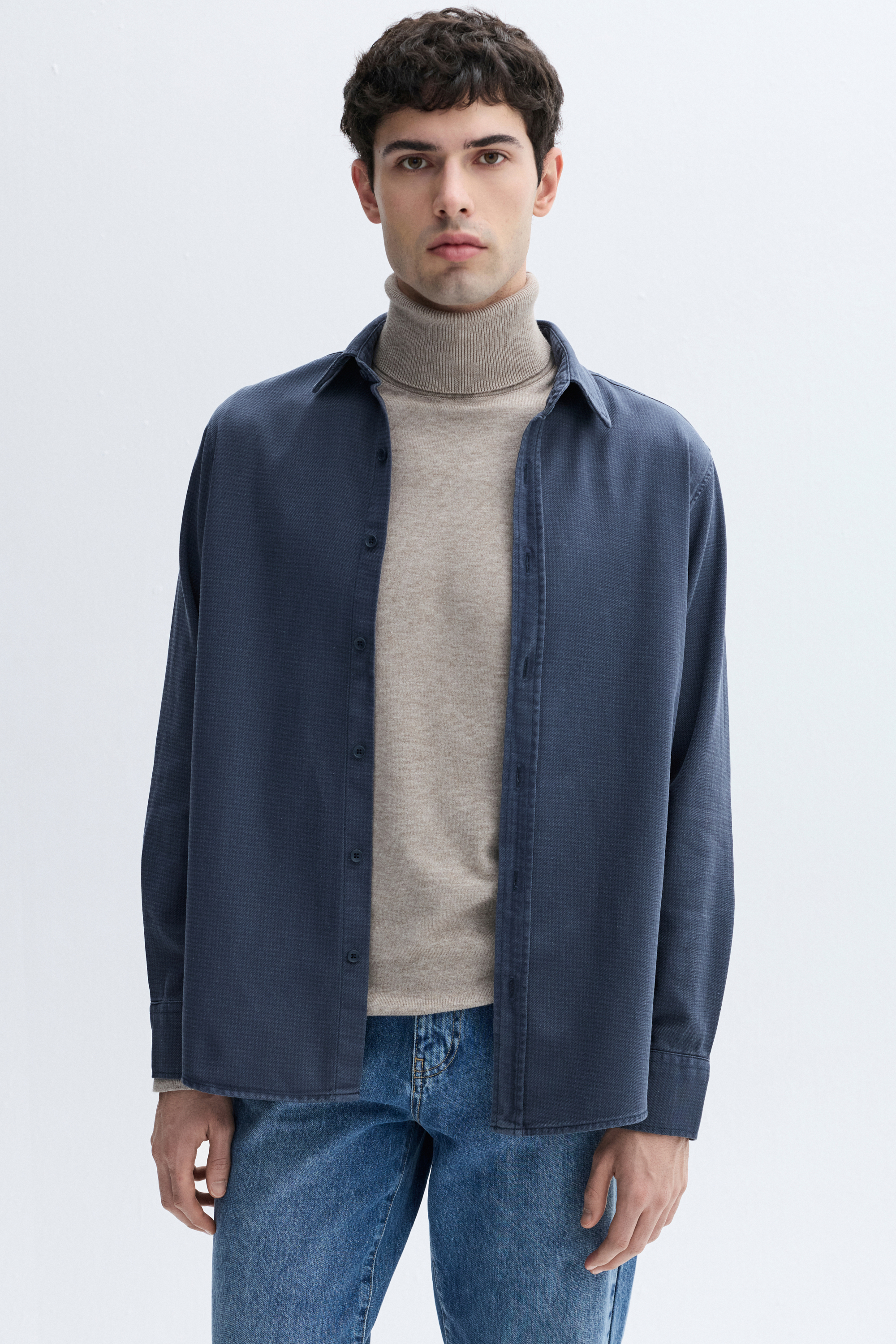 REGULAR FIT UZUN KOLLU GÖMLEK