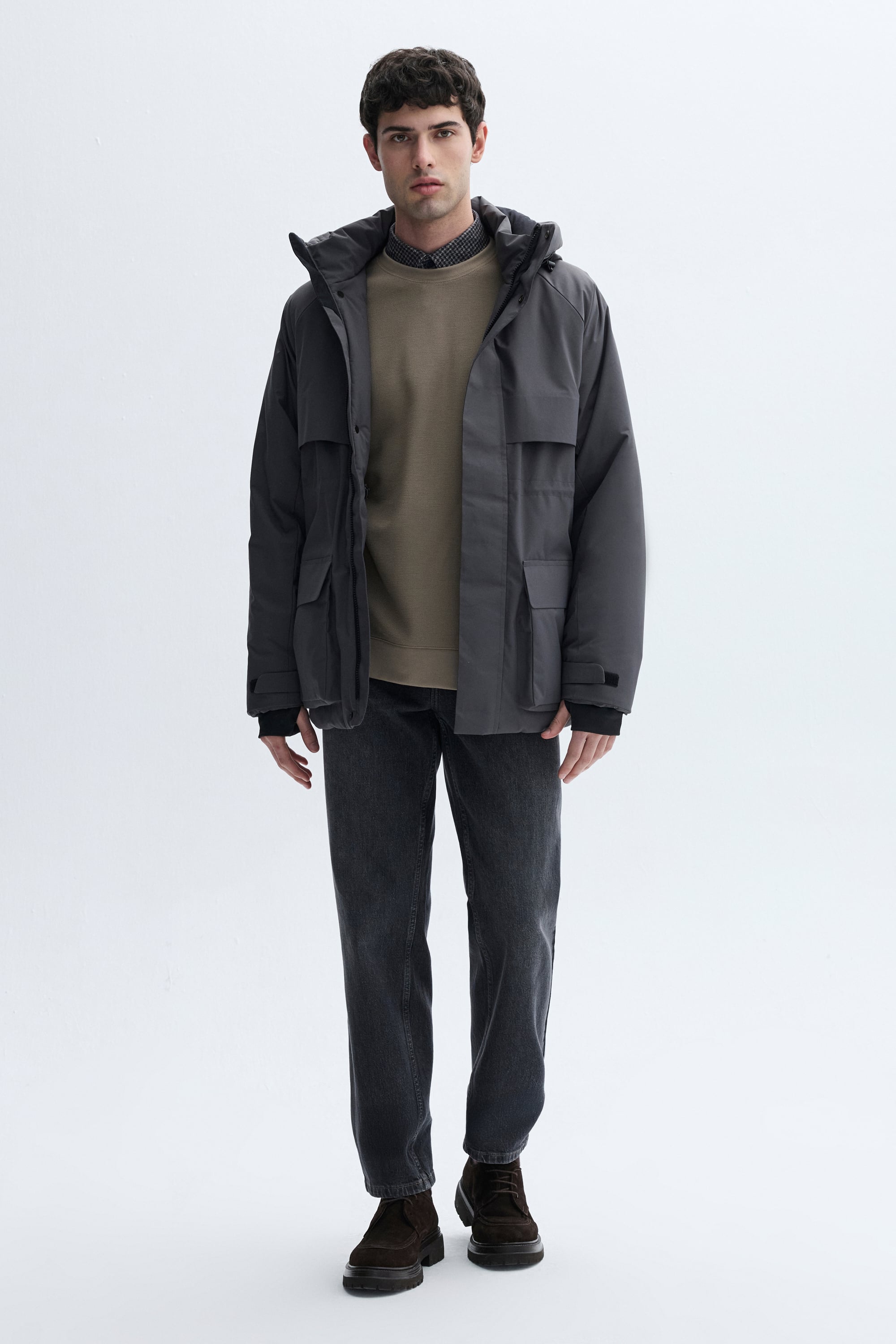 CEP DETAYLI KAPÜŞONLU MONT