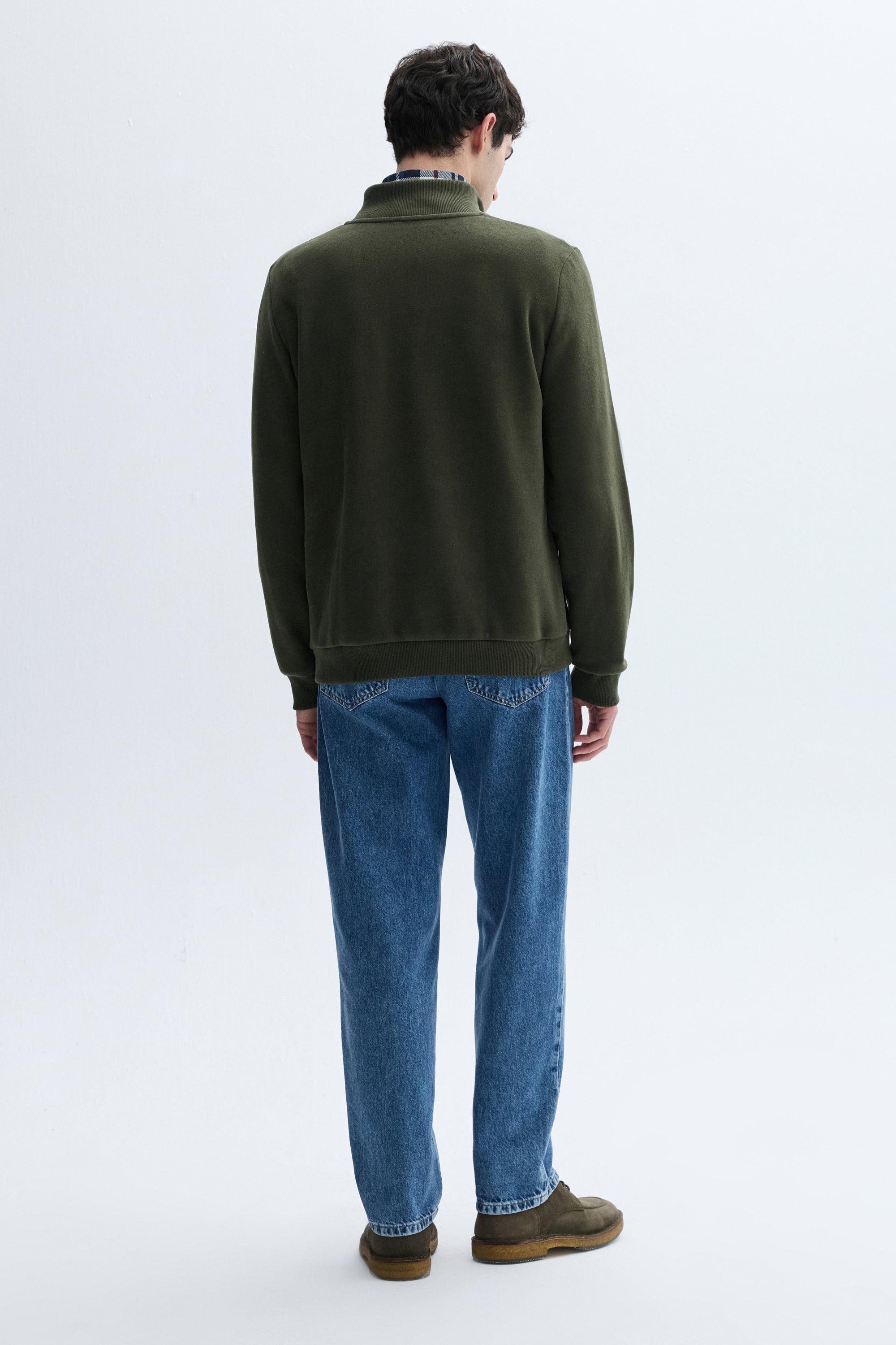 DÜĞMELİ DİK YAKA SWEATSHIRT