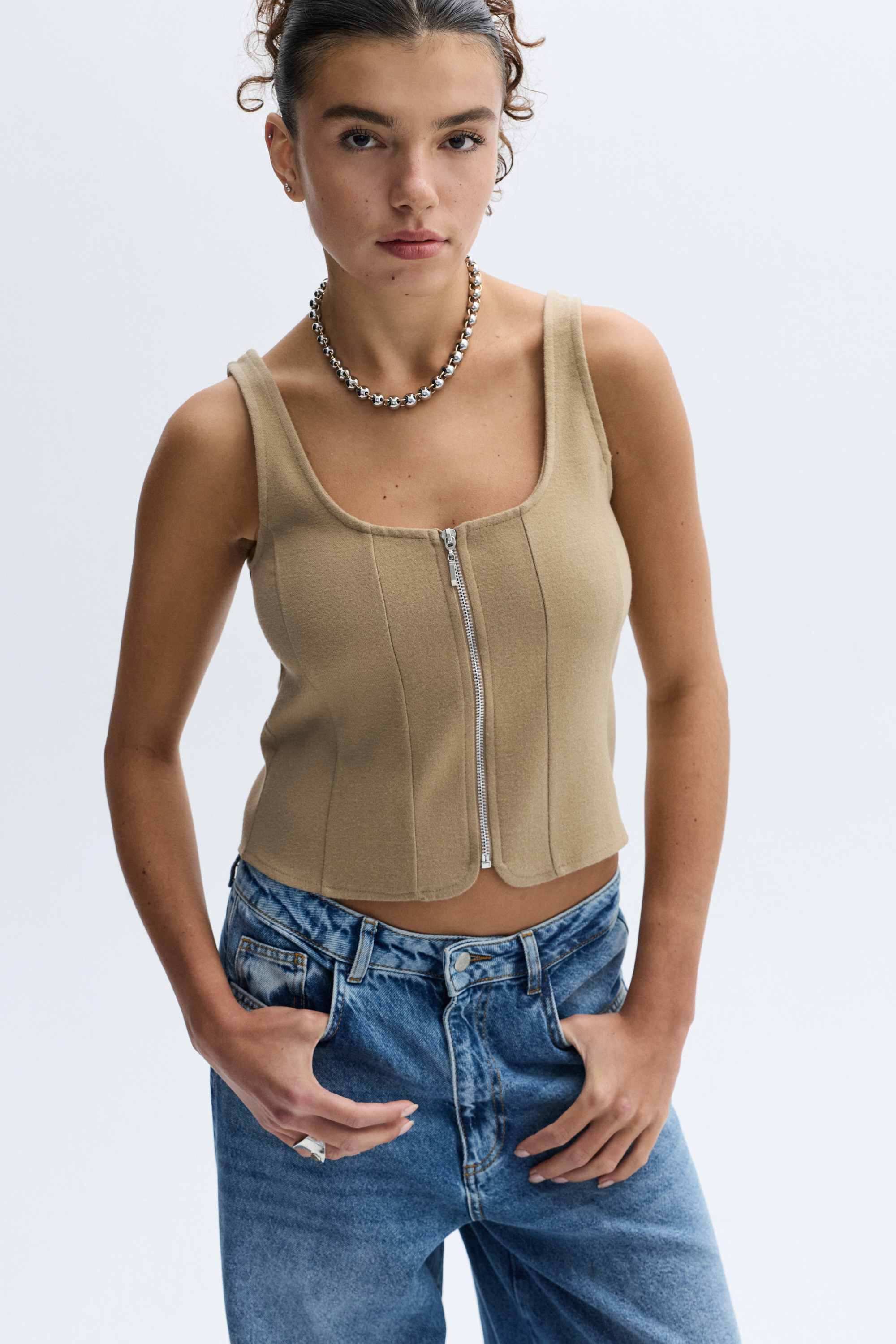 FITTED U YAKA FERMUARLI KOLSUZ BLUZ