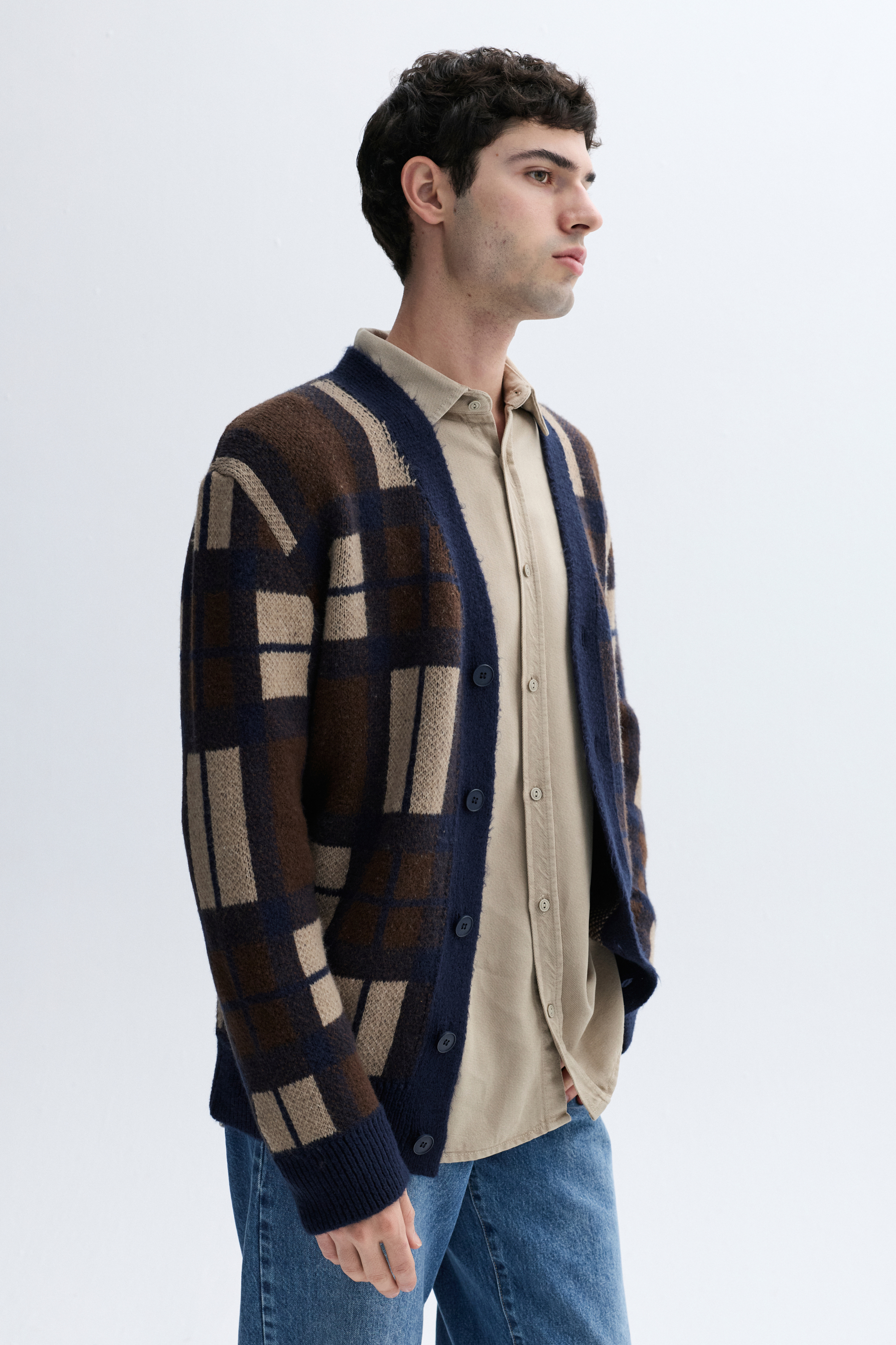 JAKARLI V YAKA HIRKA