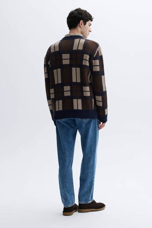 JAKARLI V YAKA HIRKA