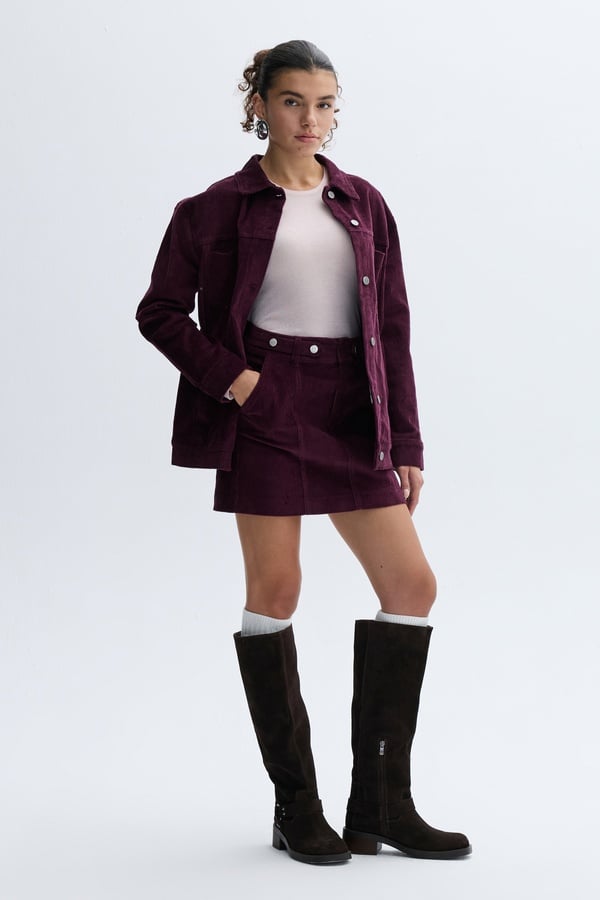 KEMER DETAYLI KADİFE DOKULU MİNİ ETEK