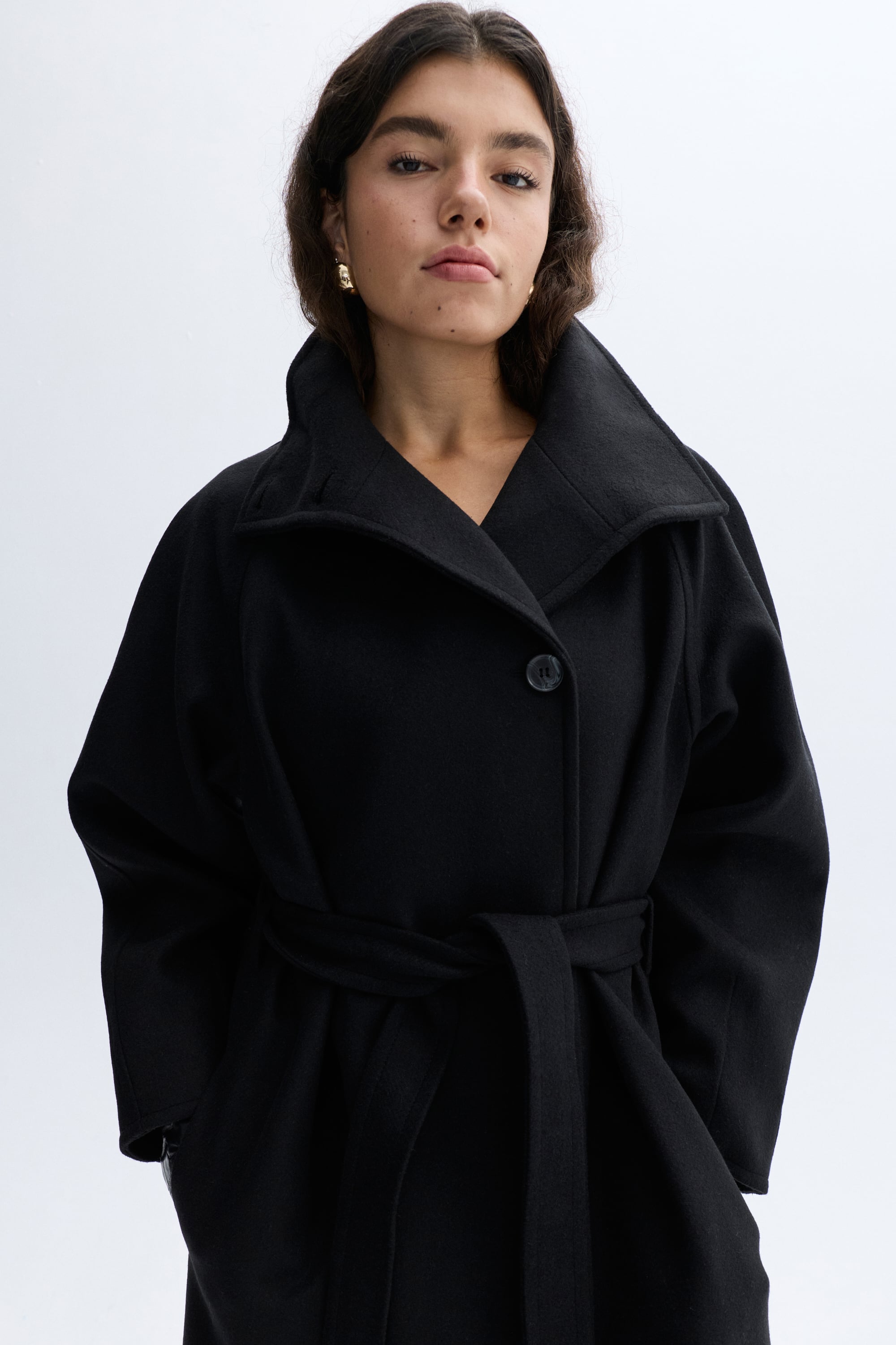 DİK YAKA KUŞAKLI UZUN KAŞE KABAN