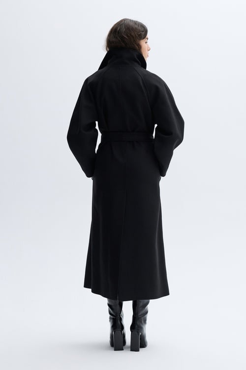 DİK YAKA KUŞAKLI UZUN KAŞE KABAN