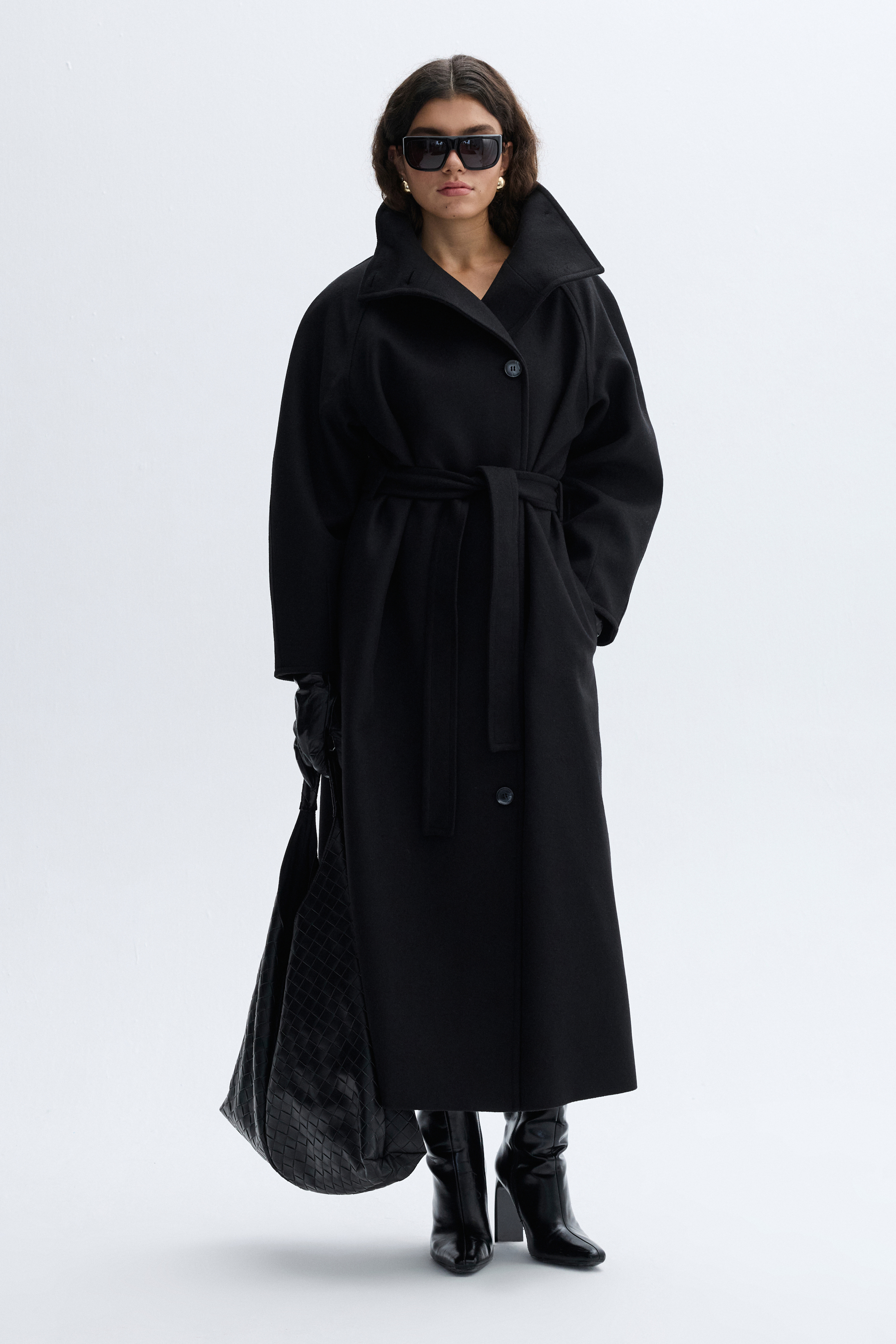 DİK YAKA KUŞAKLI UZUN KAŞE KABAN