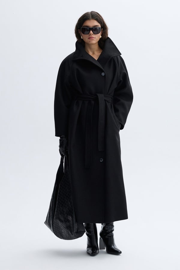 DİK YAKA KUŞAKLI UZUN KAŞE KABAN