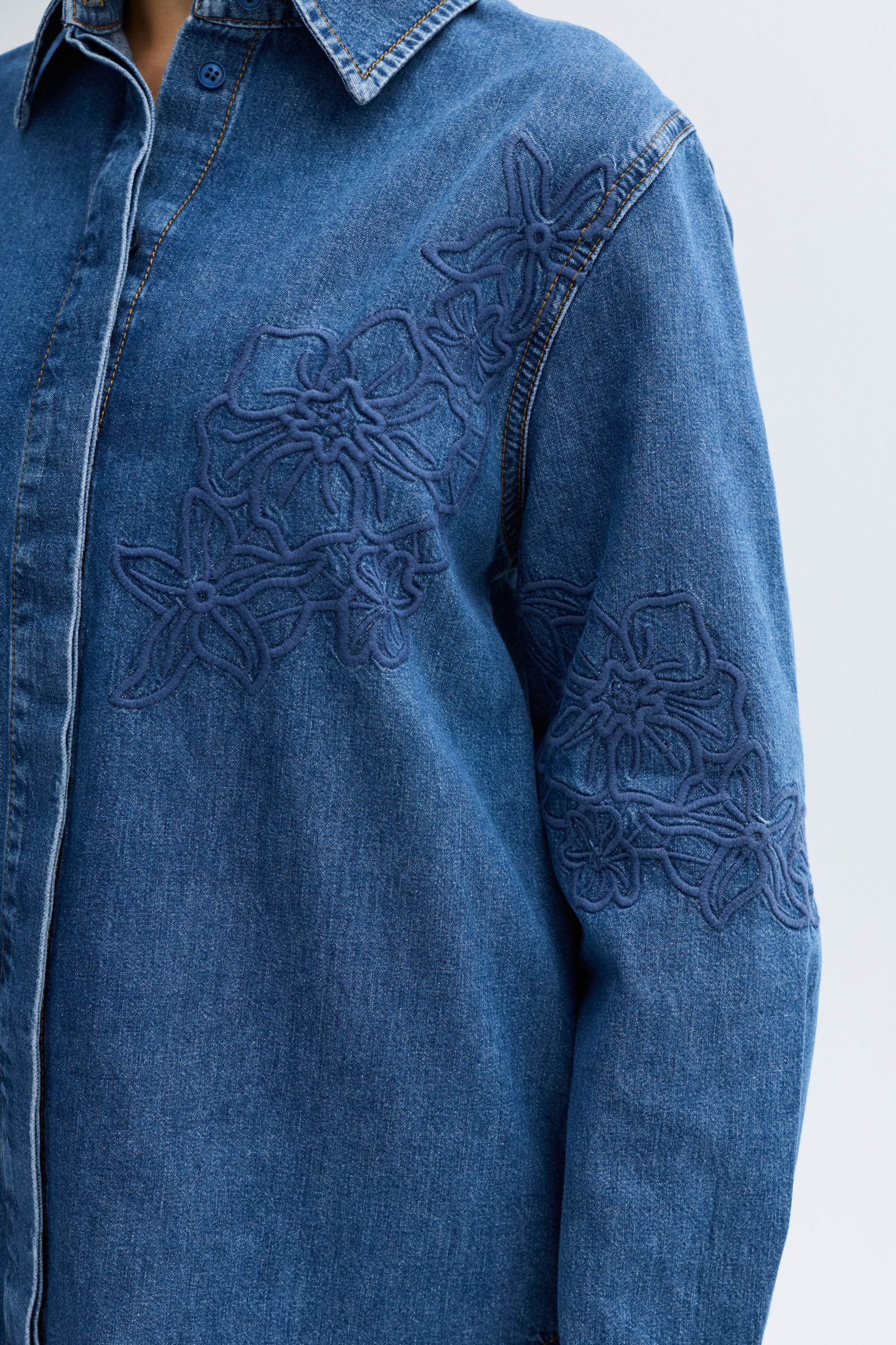 NAKIŞLI UZUN KOLLU JEAN GÖMLEK