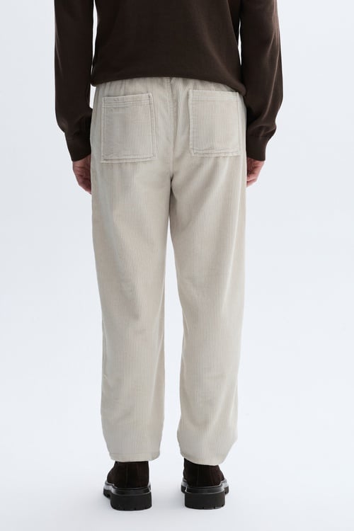 BELİ BAĞLAMALI TAPERED FIT KADİFE PANTOLON