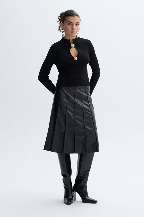 A FORM DERİ GÖRÜNÜMLÜ PİLELİ MİDİ ETEK