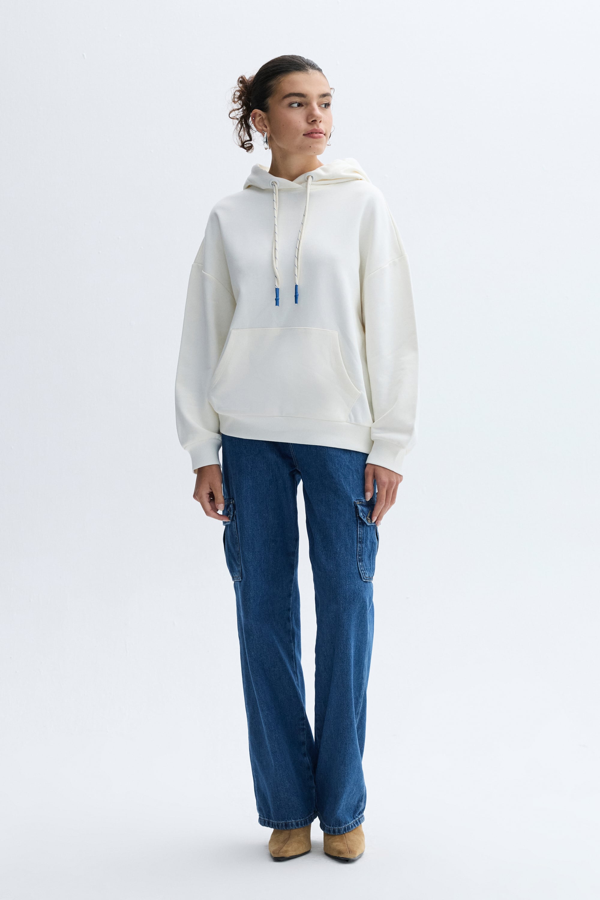 KANGURU CEPLİ KAPÜŞONLU SWEATSHIRT