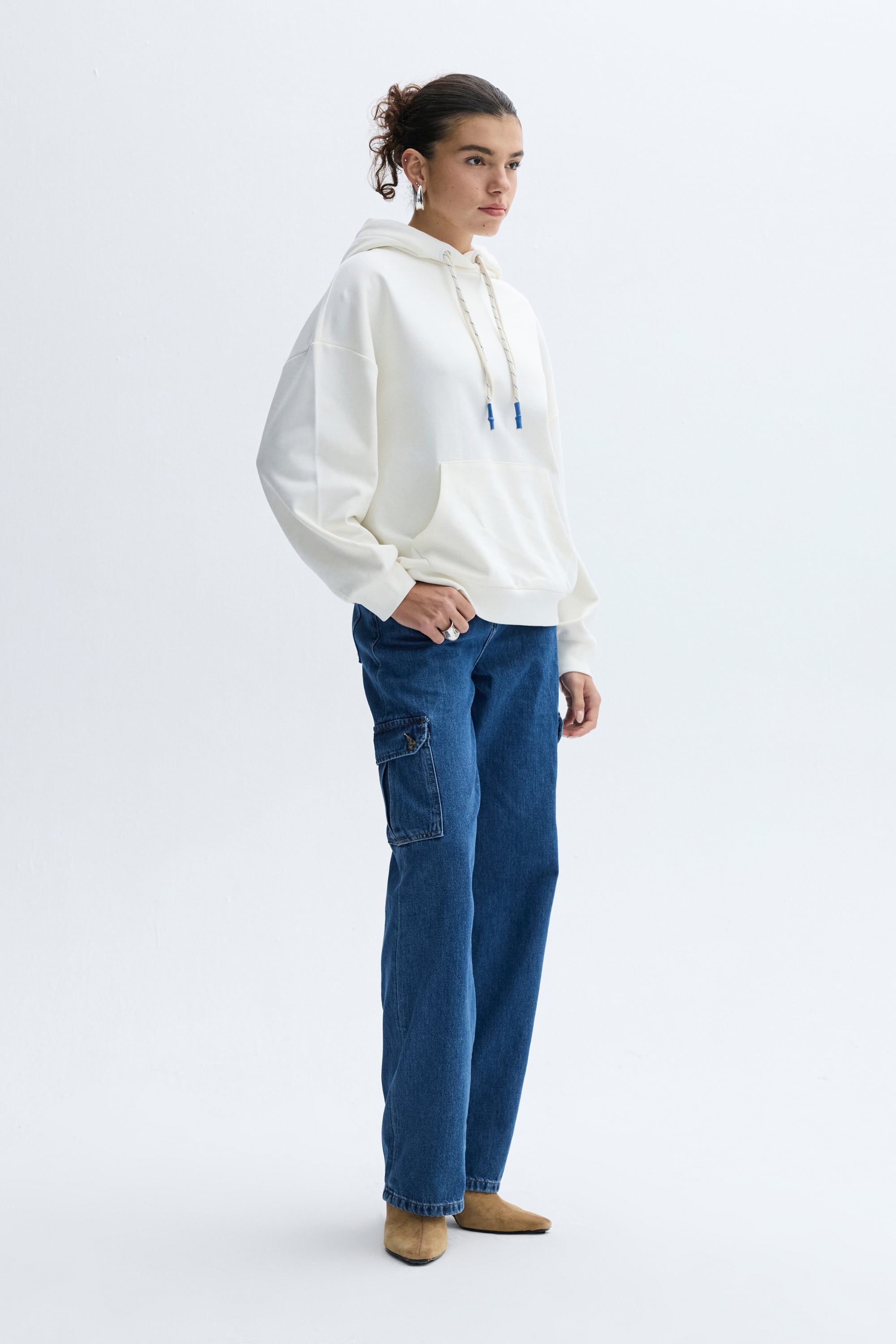 KANGURU CEPLİ KAPÜŞONLU SWEATSHIRT