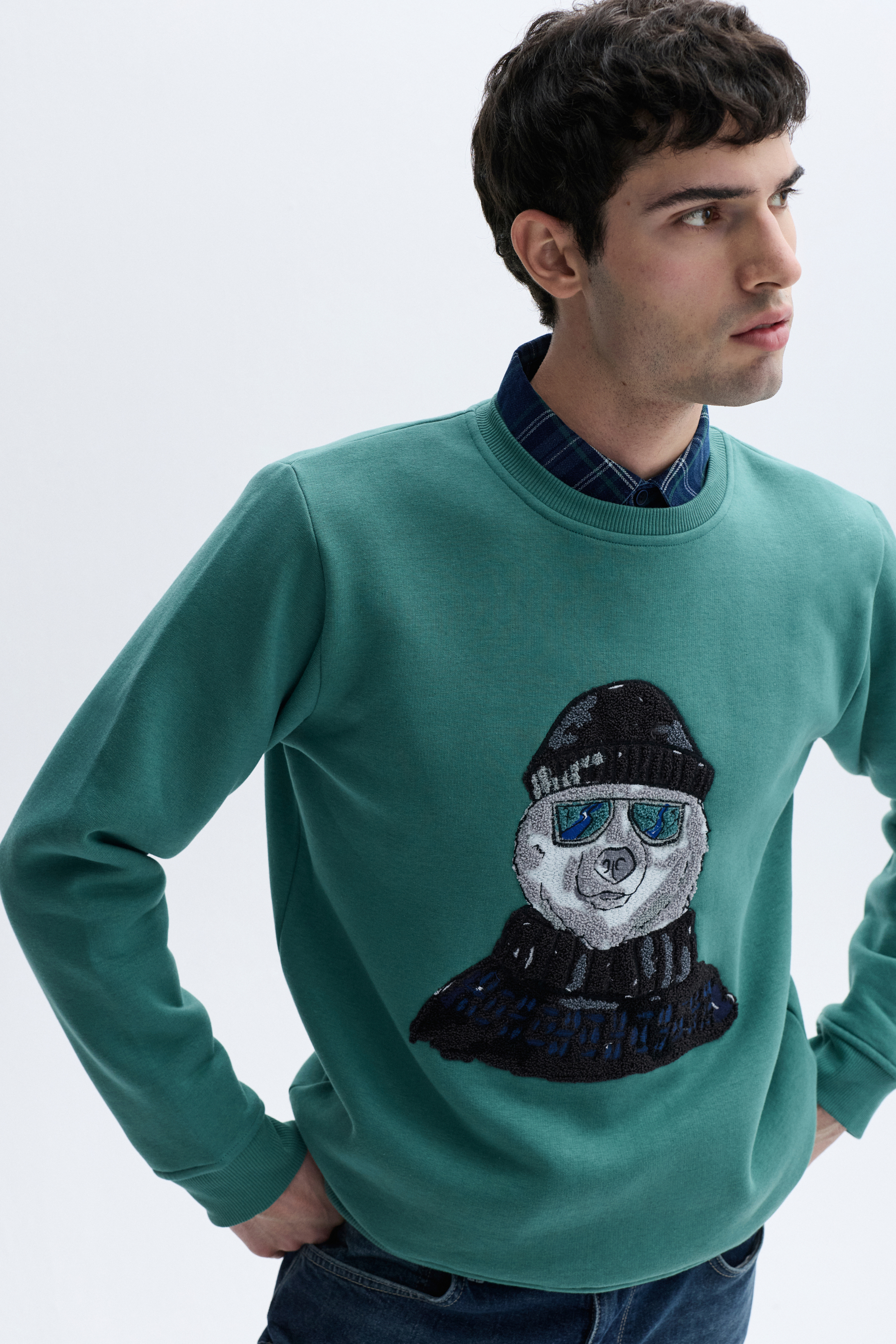 NAKIŞLI BİSİKLET YAKA SWEATSHIRT