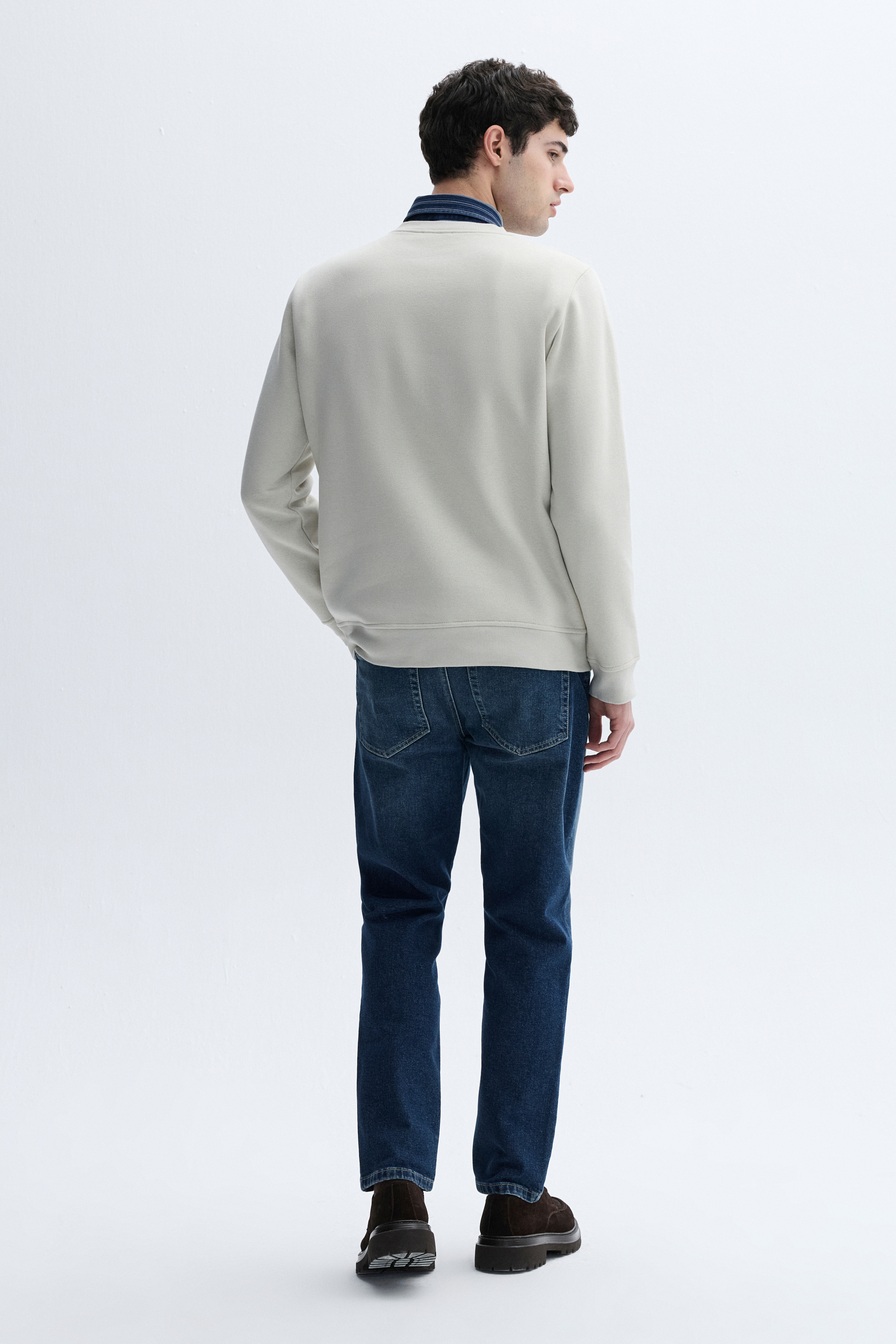 NAKIŞLI BİSİKLET YAKA SWEATSHIRT