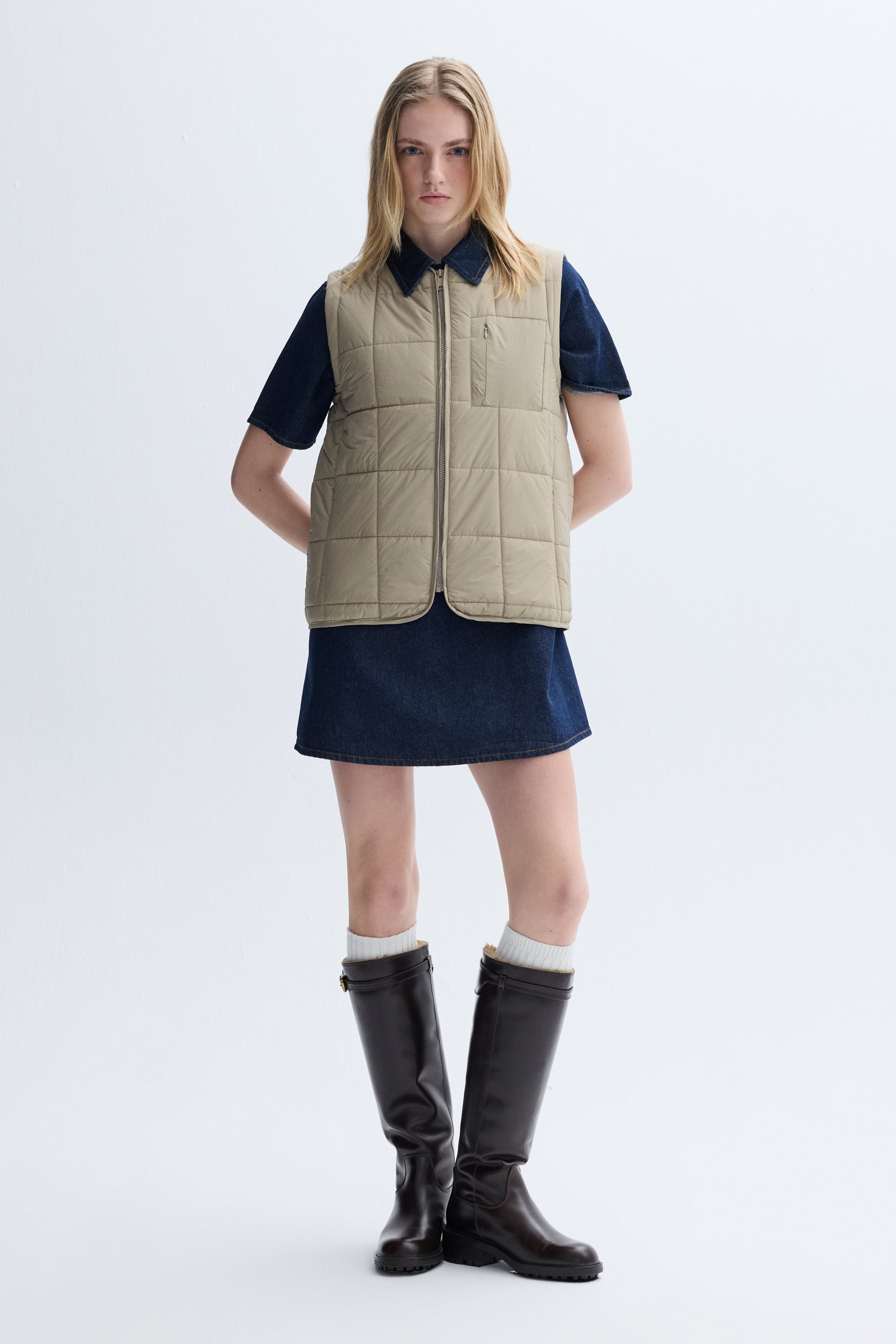 KAPİTONELİ KISA YELEK