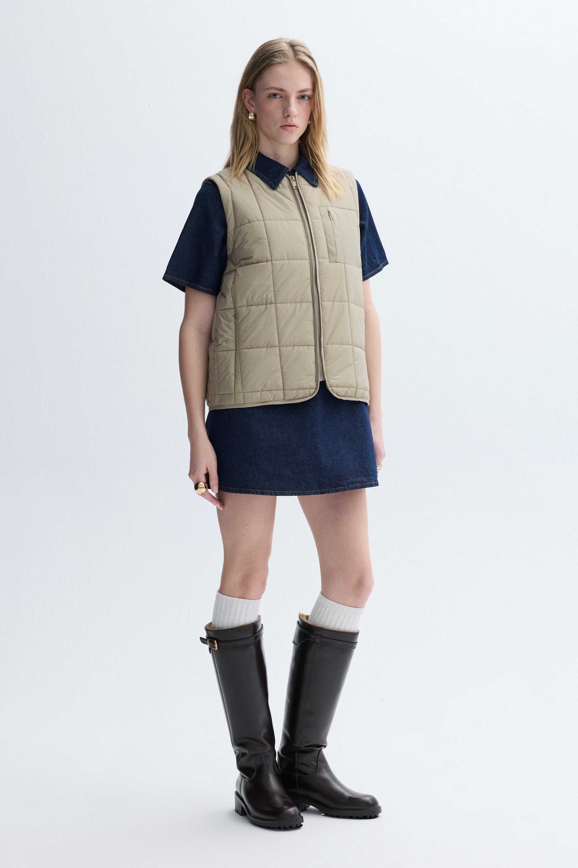 KAPİTONELİ KISA YELEK