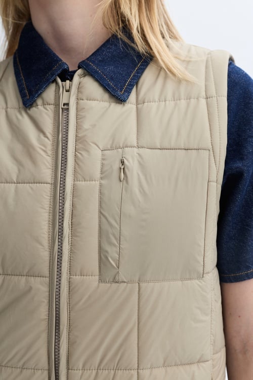 KAPİTONELİ KISA YELEK