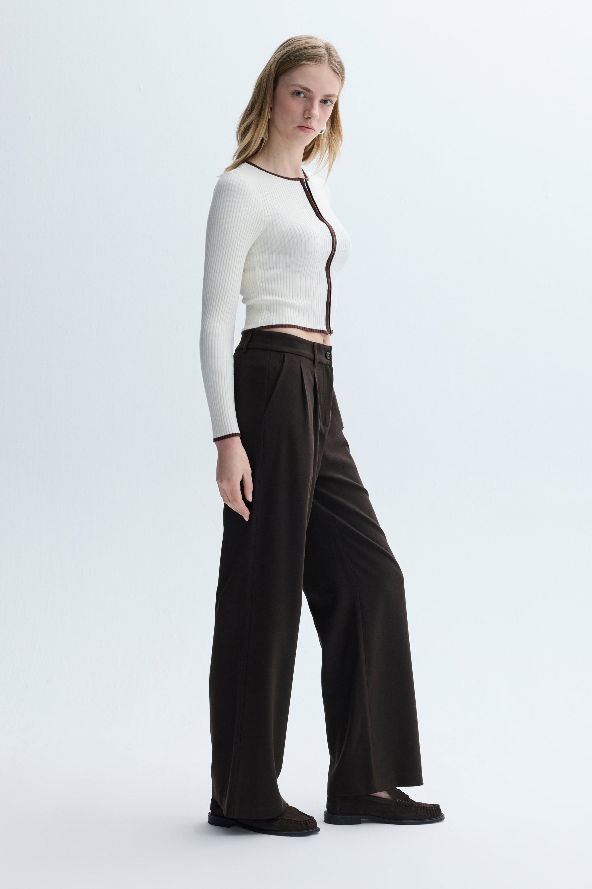 FITTED FERMUARLI BİSİKLET YAKA HIRKA