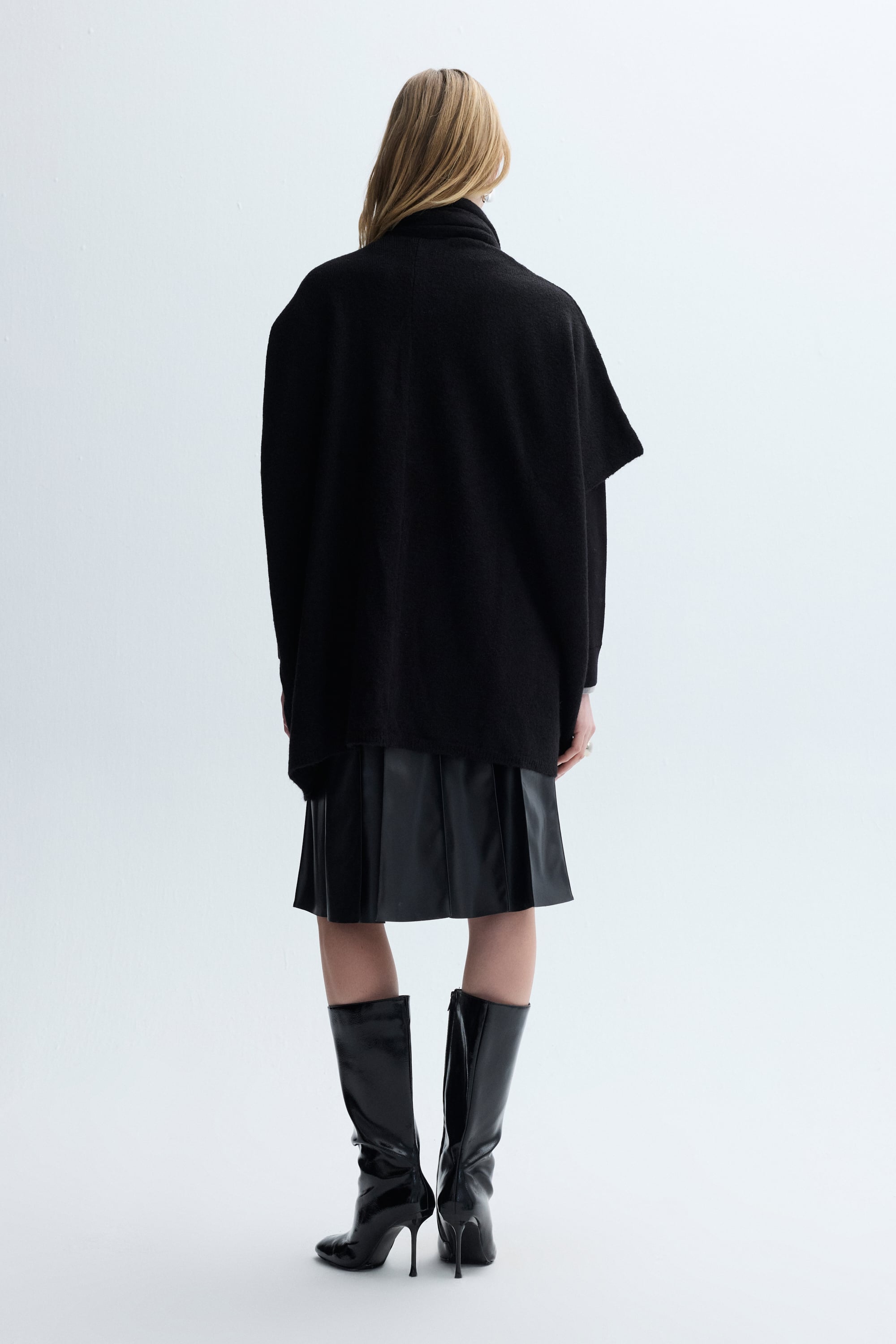 ŞAL YAKA OVERSIZE KISA KOLLU HIRKA