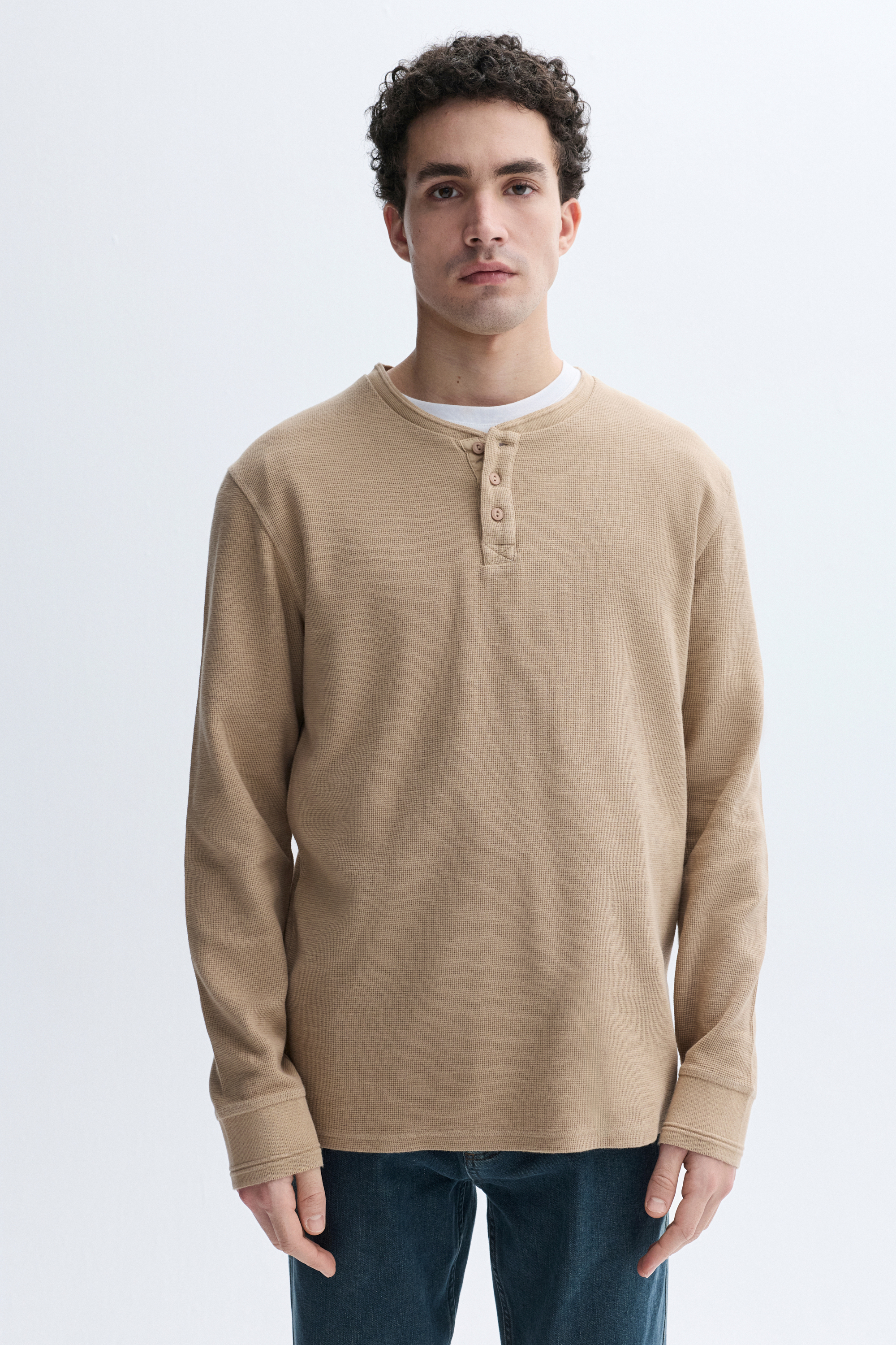 DÜĞMELİ HENLEY YAKA UZUN KOLLU T-SHIRT